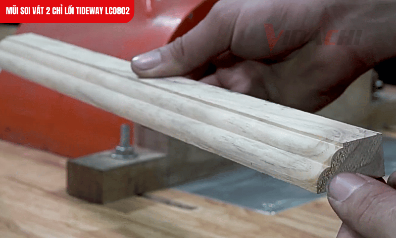 Độ sâu ăn gỗ tối đa 22mm, lý tưởng cho bàn ghế, giường tủ tinh xảo