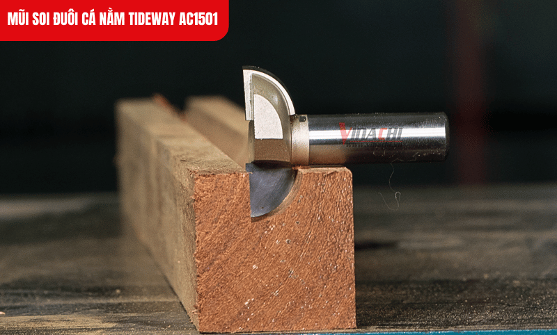 Mũi soi đuôi cá nằm AC1501 giúp tạo rãnh nghiêng và chi tiết trang trí chuẩn xác trên gỗ tự nhiên và gỗ công nghiệp