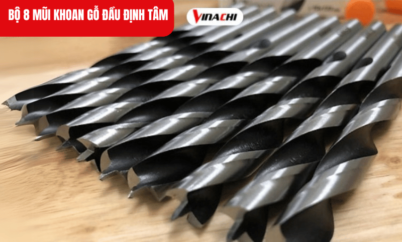 Kiểm tra lưỡi cắt và đầu định tâm xem có bị mòn hay hư hỏng không nếu cần, mài lại hoặc thay thế