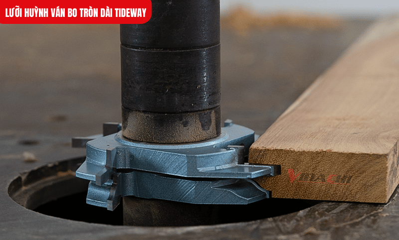 Lưỡi thiết kế dạng bo tròn dài cho phép soi sâu và rộng, mang lại hiệu ứng thẩm mỹ hài hòa trên các loại gỗ lớn