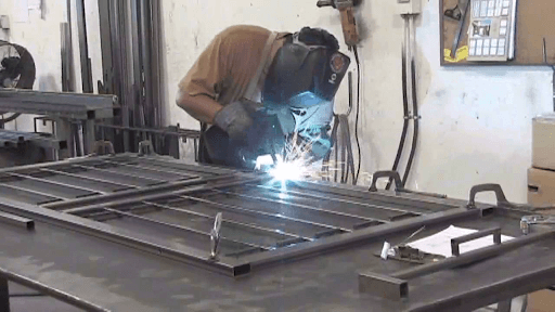 Hướng dẫn hàn bản lề cửa sắt chi tiết