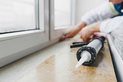 Keo tiếp xúc với không khí quá lâu khi thi công