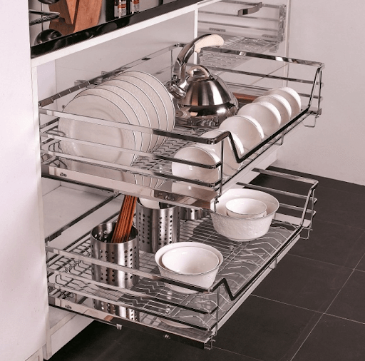Kết hợp tủ đựng bát đĩa và xoong nồi giúp tiết kiệm diện tích