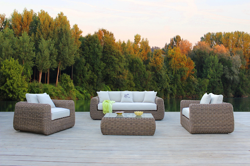 Nhược điểm của sofa mây nhựa