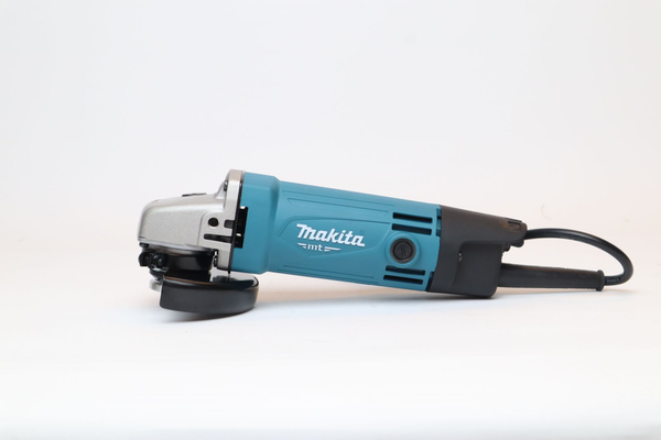 may-mai-goc-makita-9504b-2.png