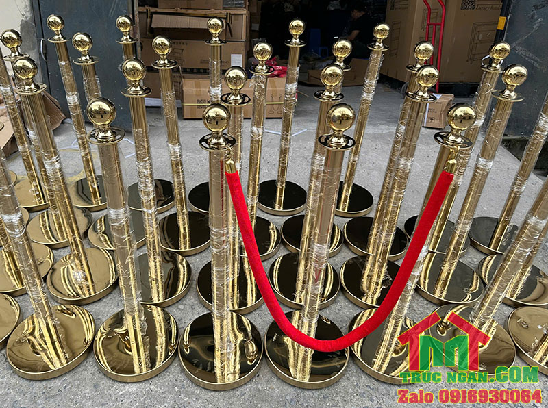 Cot chan inox vang day chung _ Cot chan inox day nhung do khoa vang, cot chan bong tron vang.jpg