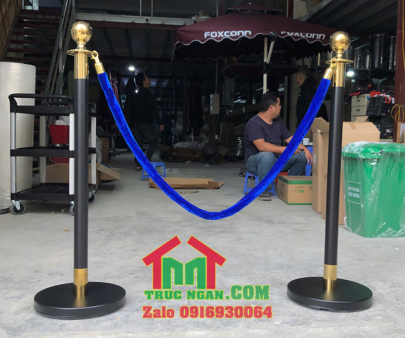 Cot chan inox den day nhung bong tron vang_ Cot chan inox den day chung, day nhung xanh.jpg