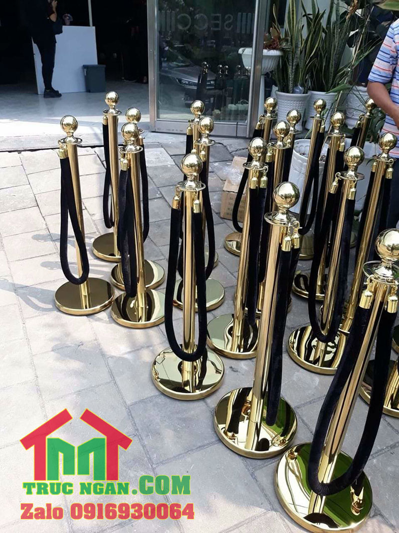 Day nhung, day vong su kien, cot chan inox day trung mau DEN_San kho Truc Ngan.jpg