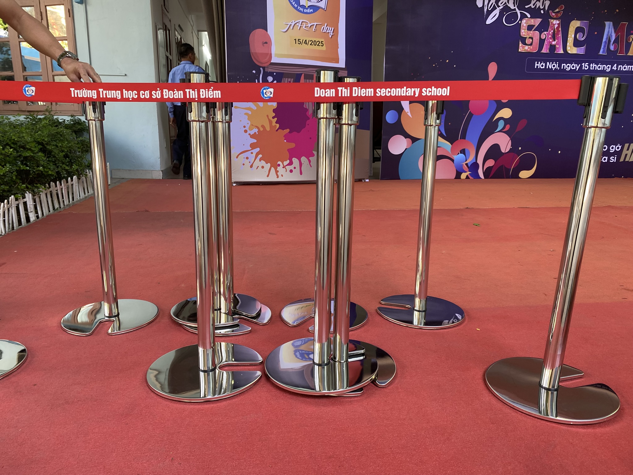 TOP1-Ban-cot-chan-inox-day-cang-va-cot-chan-inox-day-nhung-gia-re-tai-Ha-Noi-va-Ho-Chi-Minh-6.jpg?v=1773629781