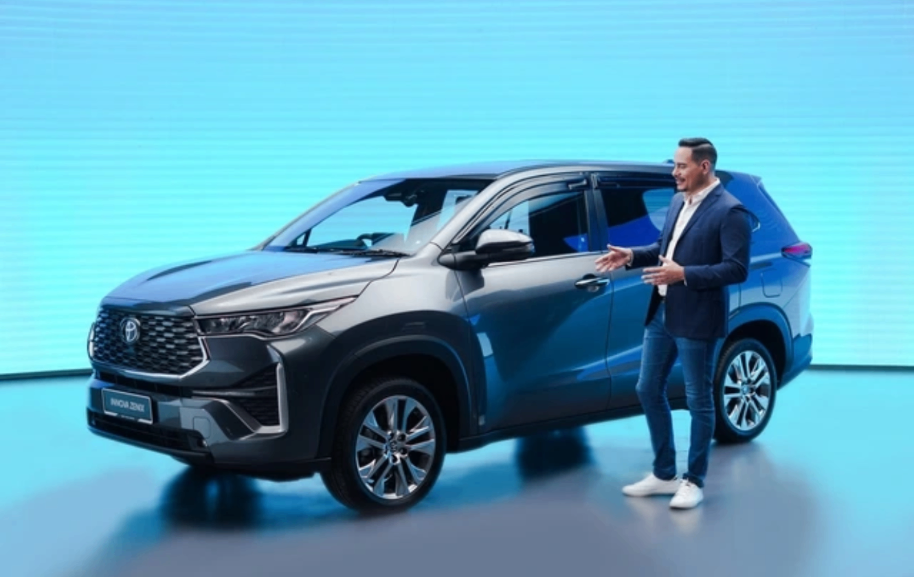 Toyota Innova Cross máy xăng thêm phiên bản cao cấp: Bổ sung tiện nghi, có tùy chọn ghế thương gia giống bản Hybrid