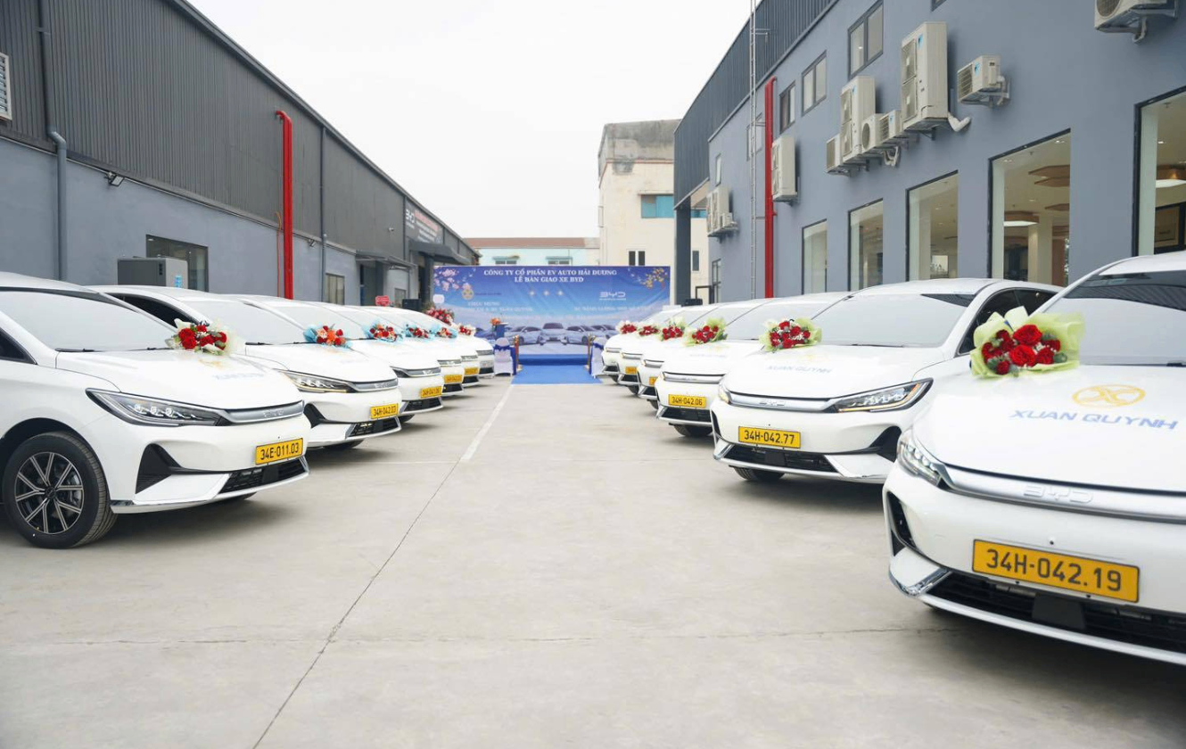 EV AUTO HẢI DƯƠNG BÀN GIAO 50 XE BYD M6 CHO CÔNG TY TNHH THƯƠNG MẠI & DỊCH VỤ XUÂN QUỲNH – BƯỚC TIẾN MỚI CHO NGÀNH VẬN TẢI HÀNH KHÁCH CAO CẤP.