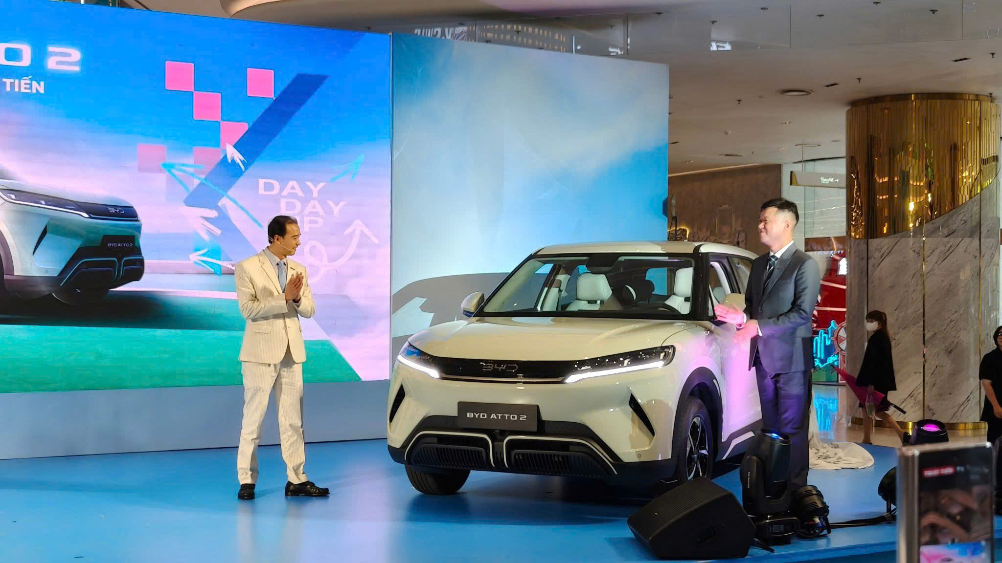 BYD-ATTO-2-chinh-thuc-ra-mat-tai-Viet-Nam-SUV-dien-do-thi-the-he-moi-2.jpg