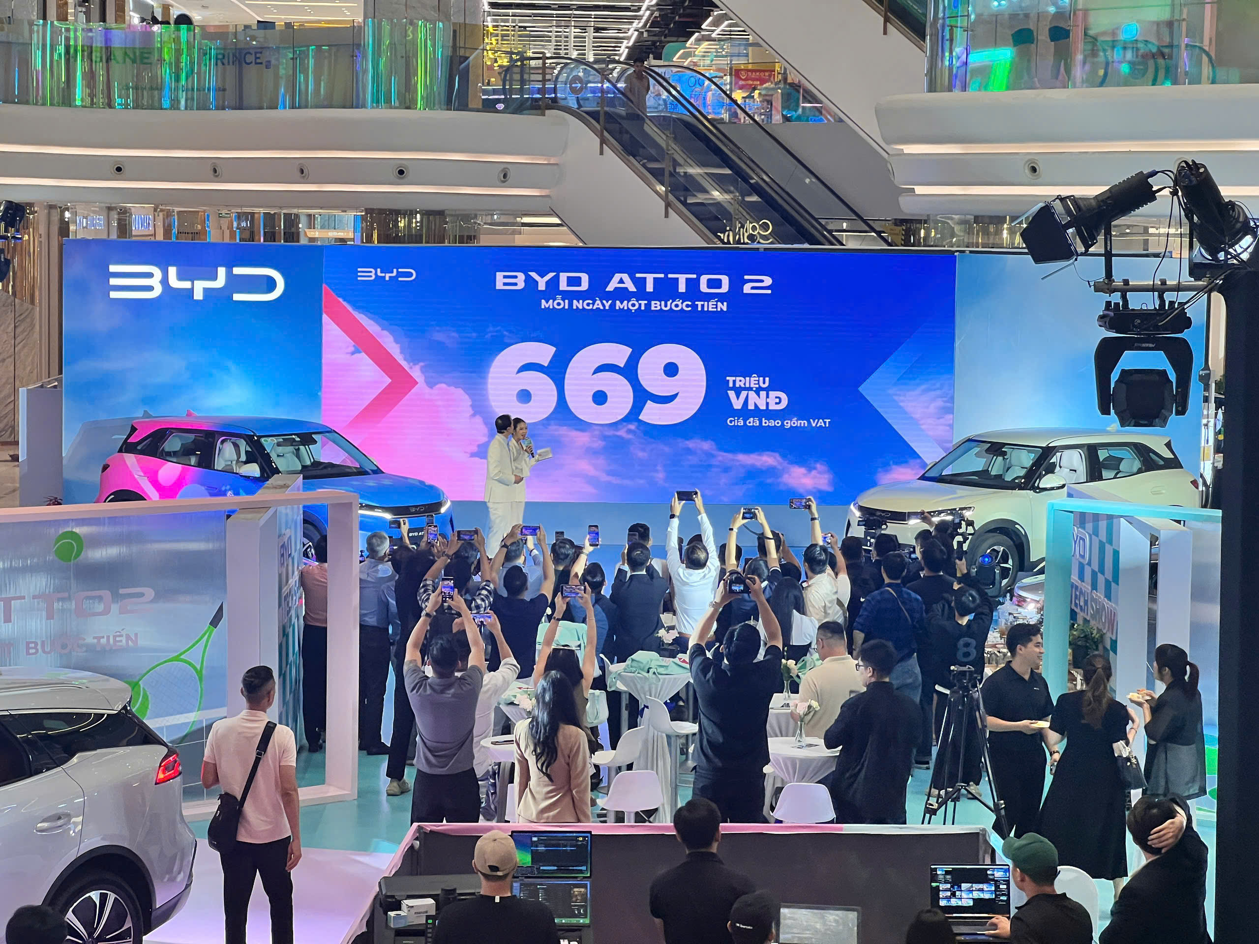 BYD-ATTO-2-chinh-thuc-ra-mat-tai-Viet-Nam-SUV-dien-do-thi-the-he-moi-7.jpg