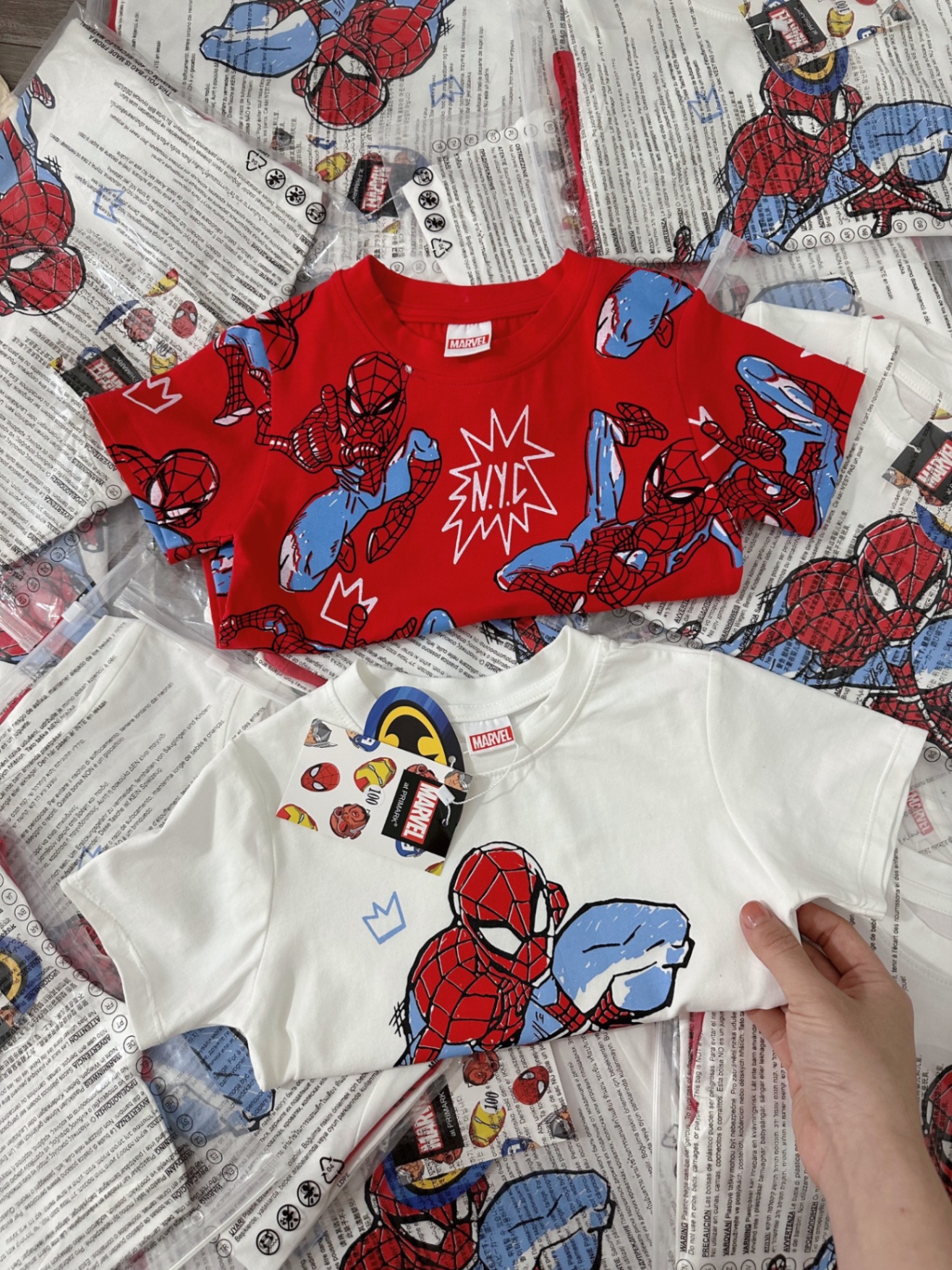 SET 2 ÁO NGƯỜI NHỆN ĐỎ TRẮNG CỘC BT