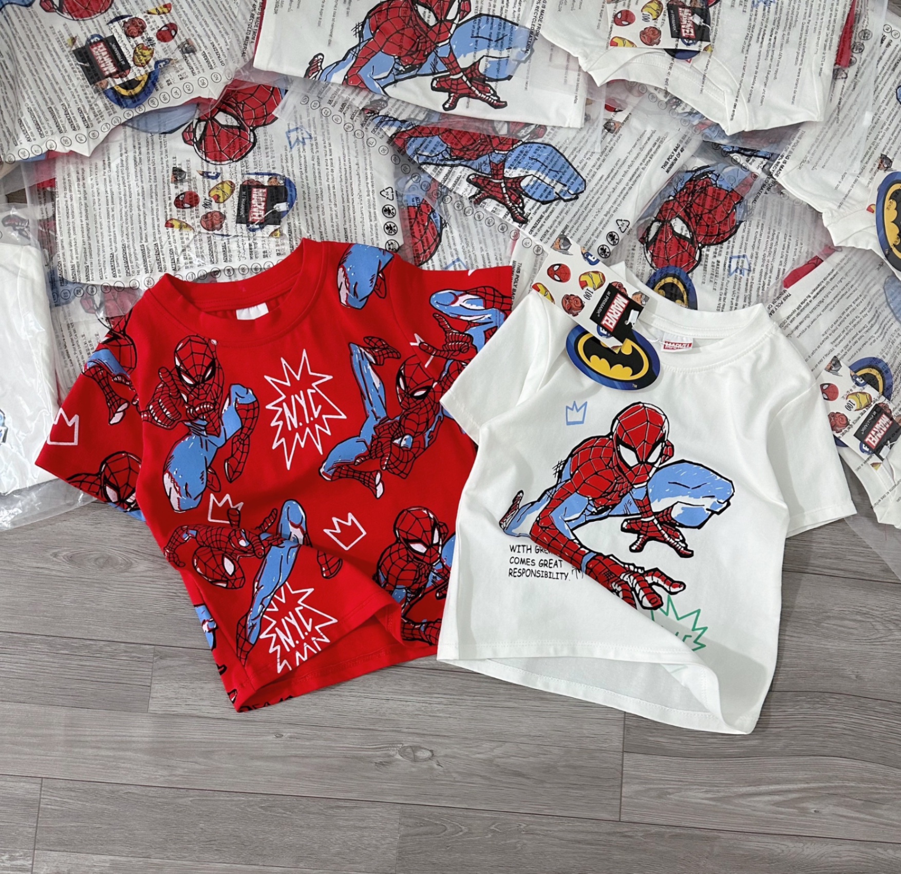 SET 2 ÁO NGƯỜI NHỆN ĐỎ TRẮNG CỘC BT