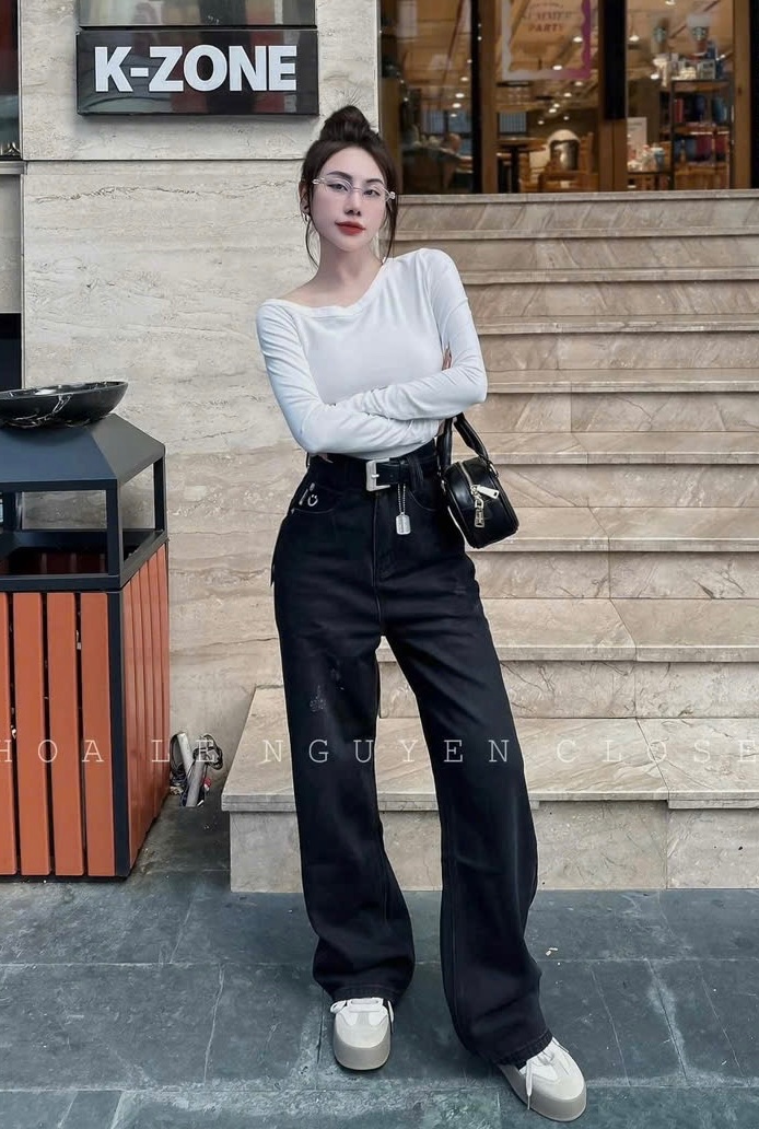 QUẦN JEAN SUÔNG THÊU MẶT CƯỜI MÀU ĐEN M3987