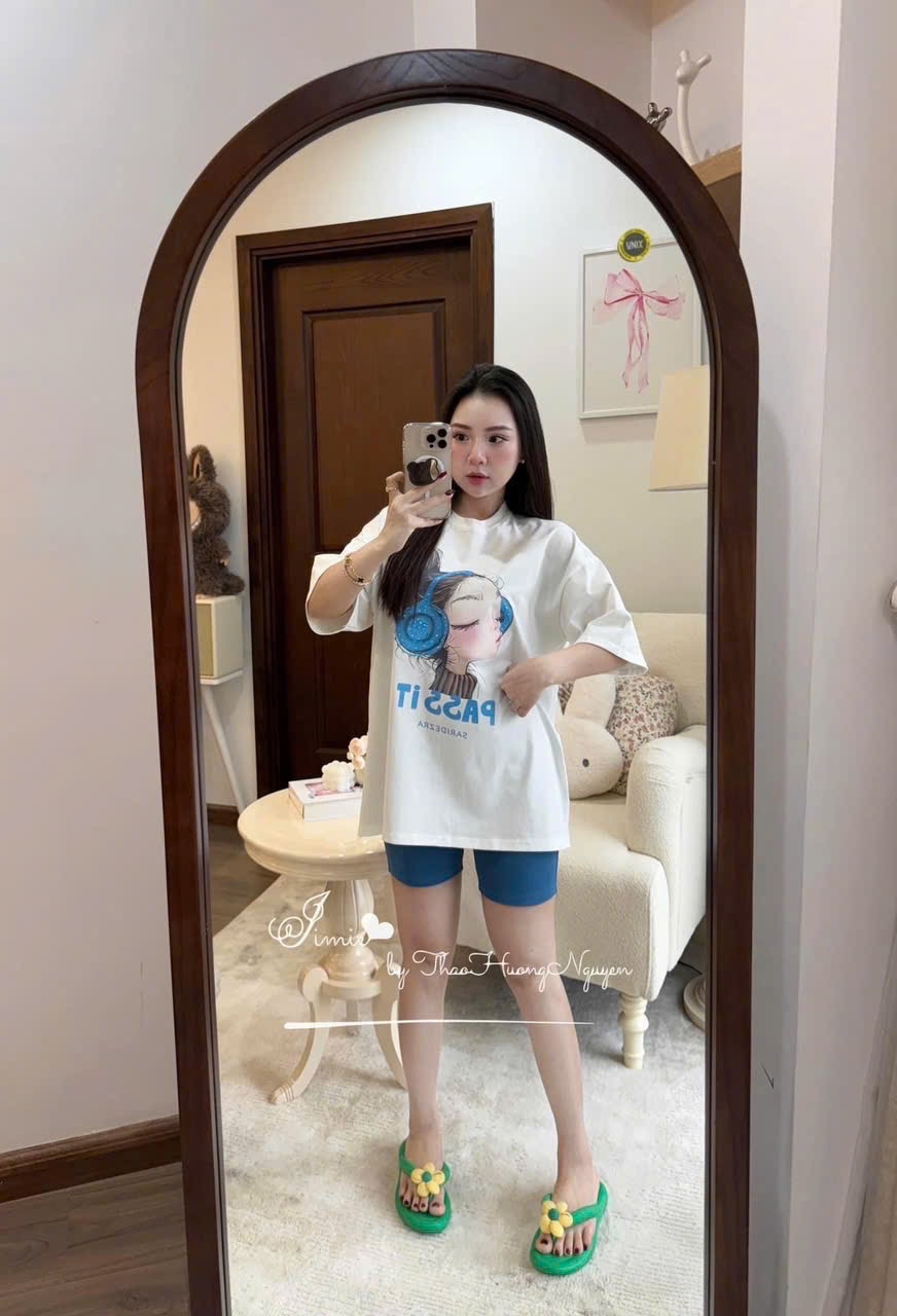 BỘ ĐÙI CỘC HÌNH CÔ GÁI ĐEO TAI NGHE