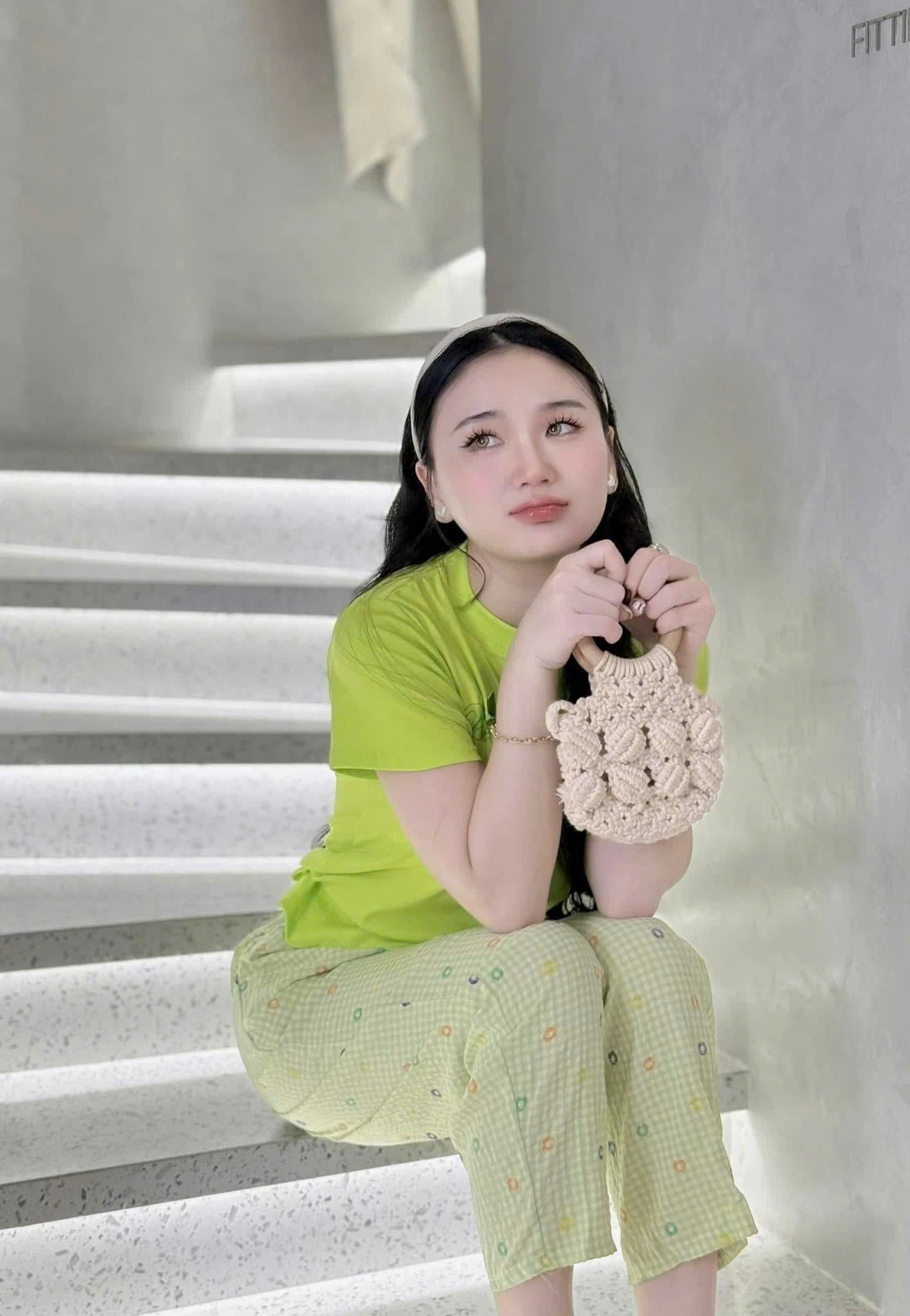 SET ÁO PULL CỘC ĐÍNH NƠ QUẦN KẺ