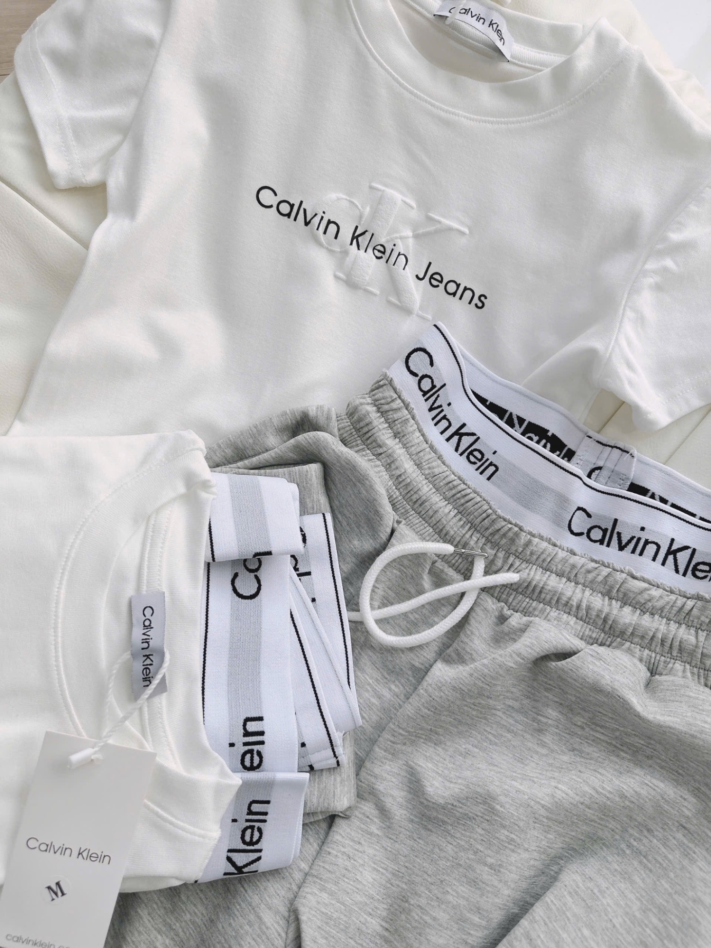 SET THUN CALVIN KEVIN BO GẤU GHI