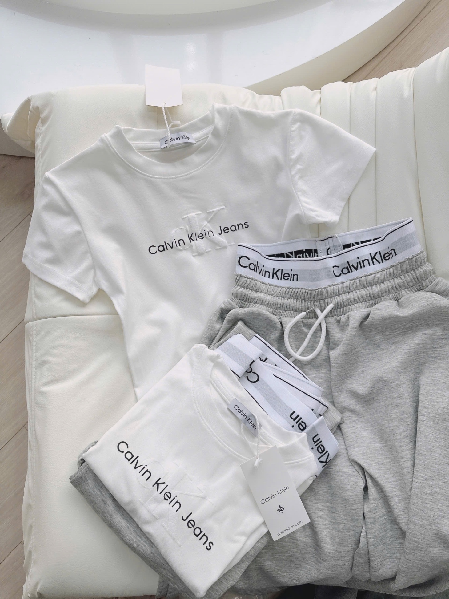 SET THUN CALVIN KEVIN BO GẤU GHI