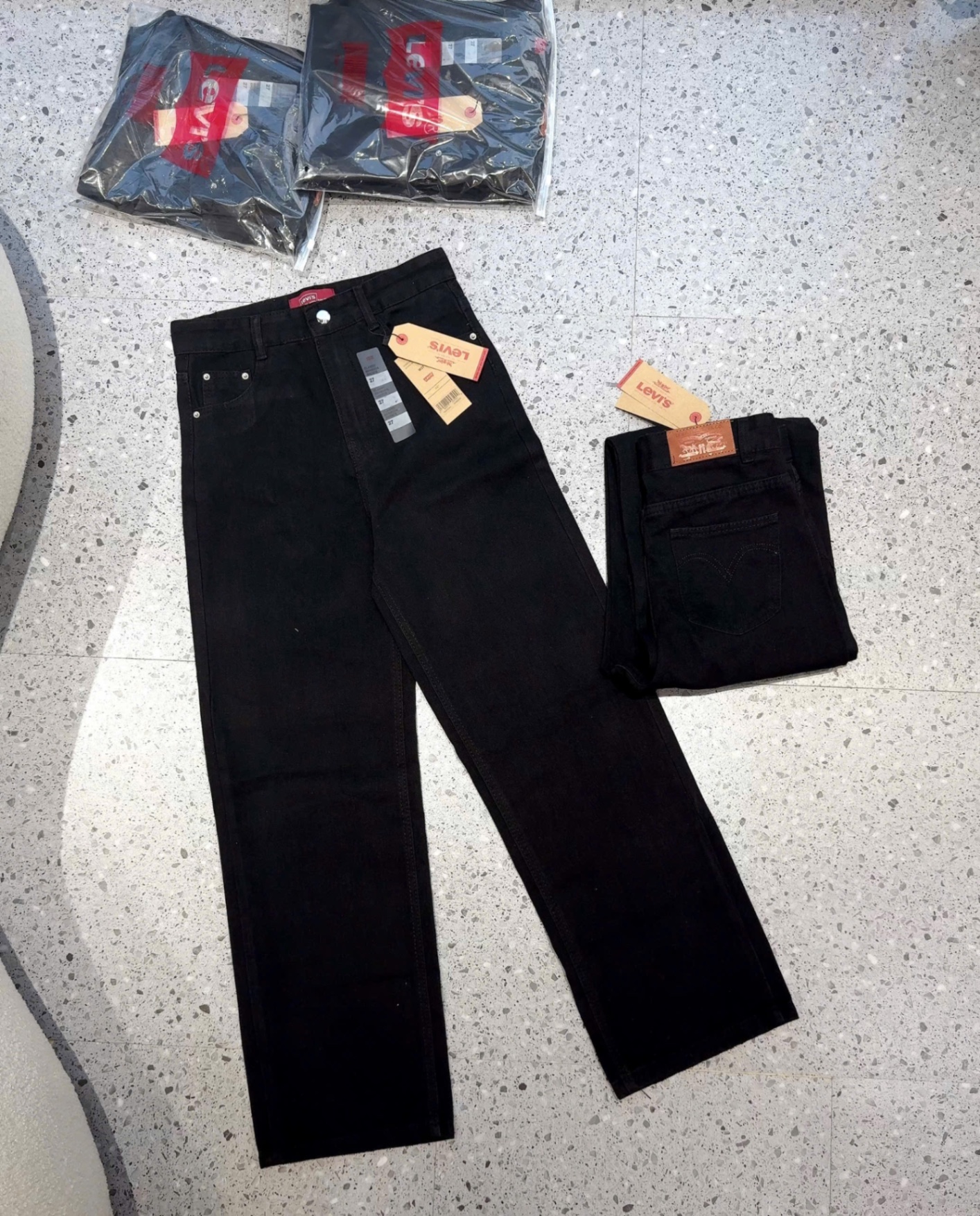QUẦN JEAN SUÔNG LEVIS MÀU ĐEN XUẤT DƯ