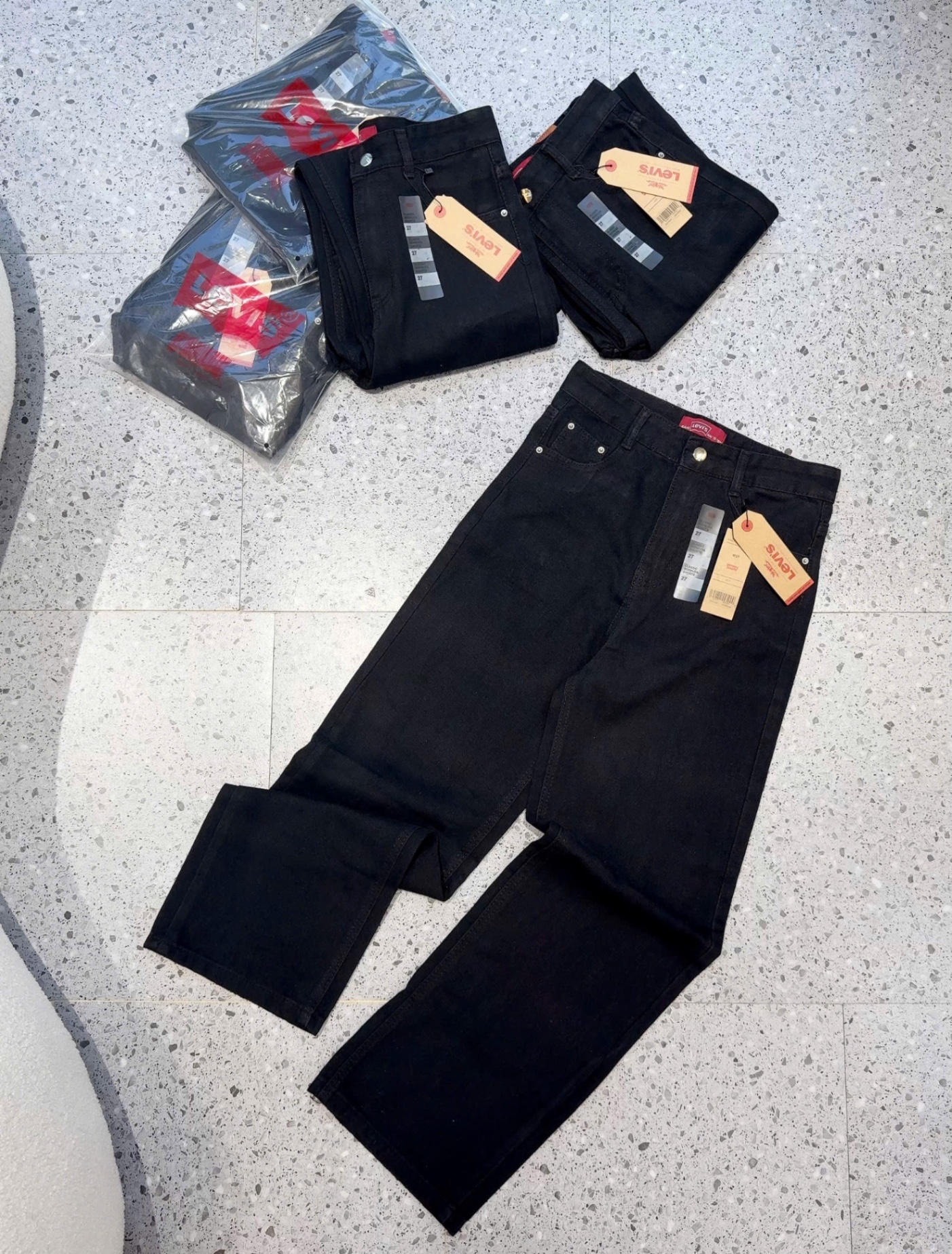 QUẦN JEAN SUÔNG LEVIS MÀU ĐEN XUẤT DƯ