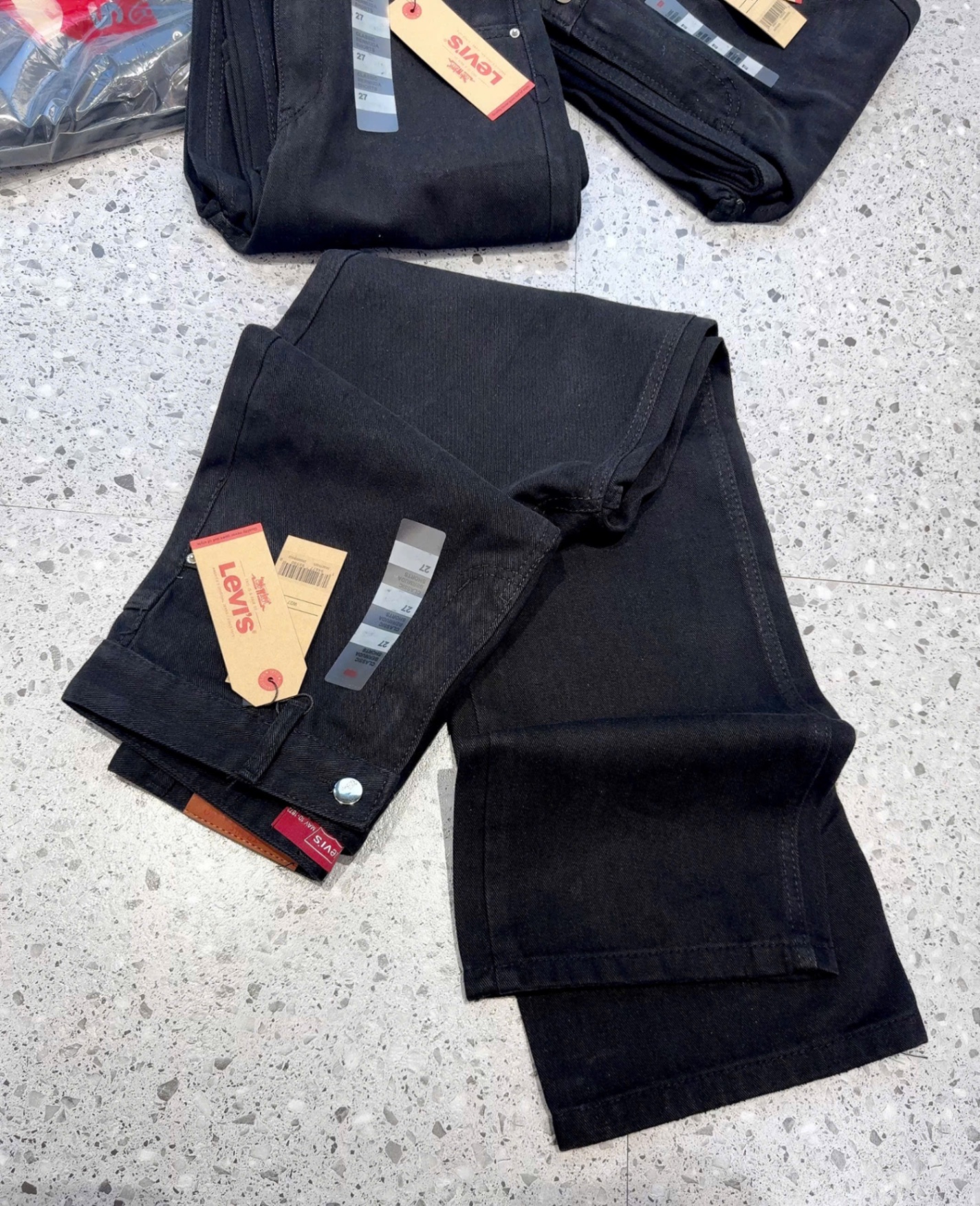 QUẦN JEAN SUÔNG LEVIS MÀU ĐEN XUẤT DƯ