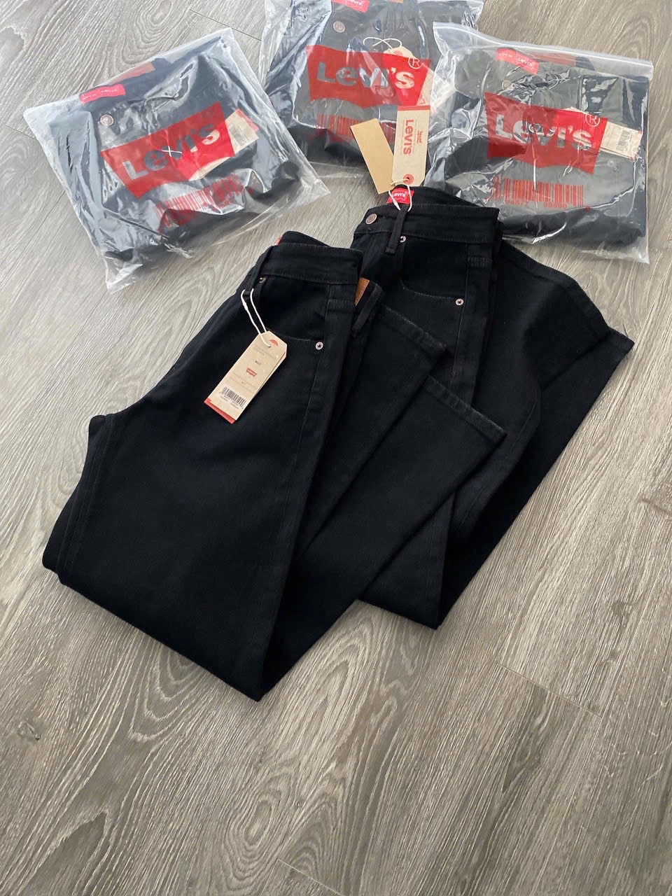 QUẦN JEAN SUÔNG LEVIS MÀU ĐEN XUẤT DƯ