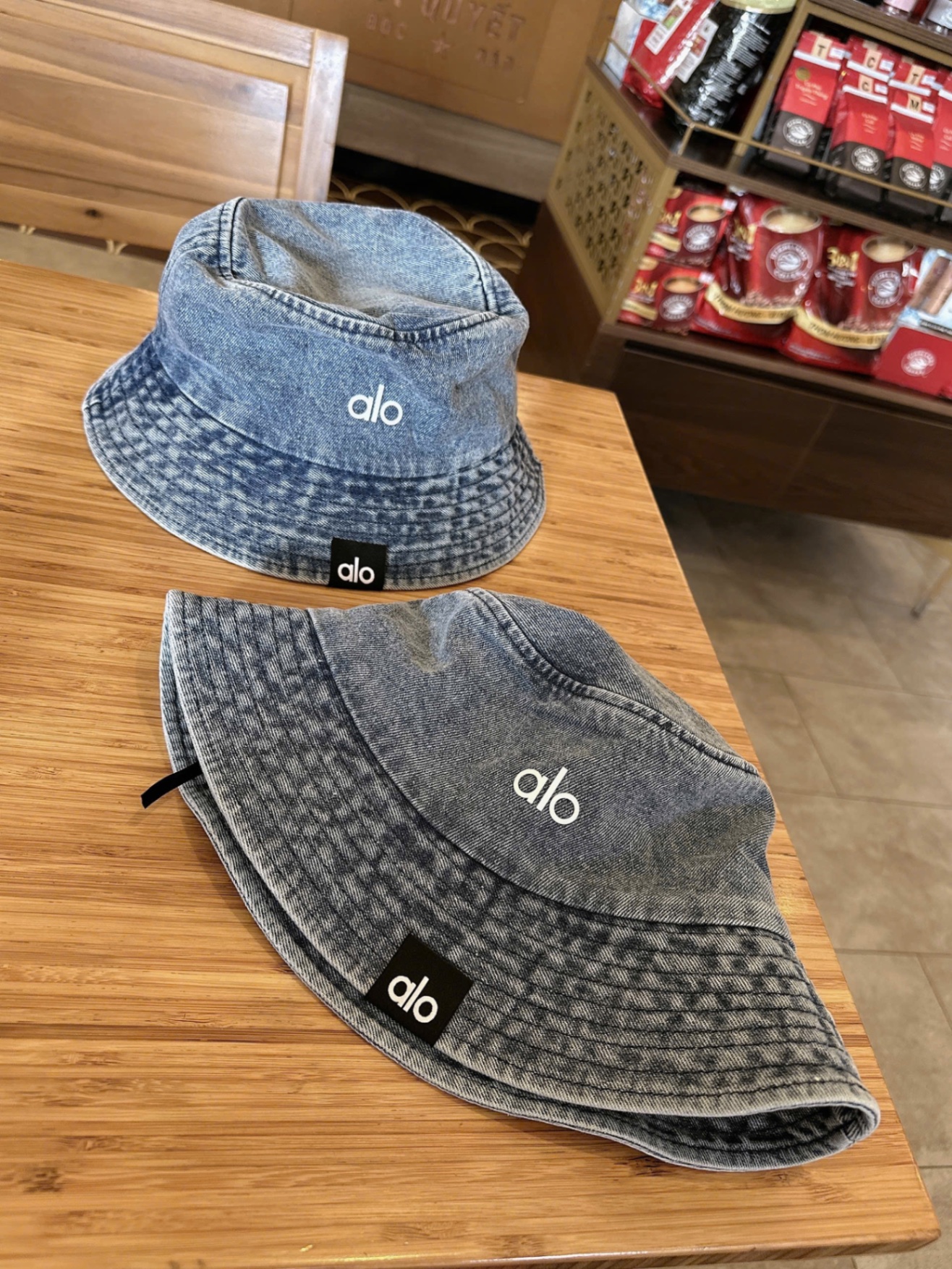 MŨ BÒ DENIM TRÒN QCCC CHỮ ALO