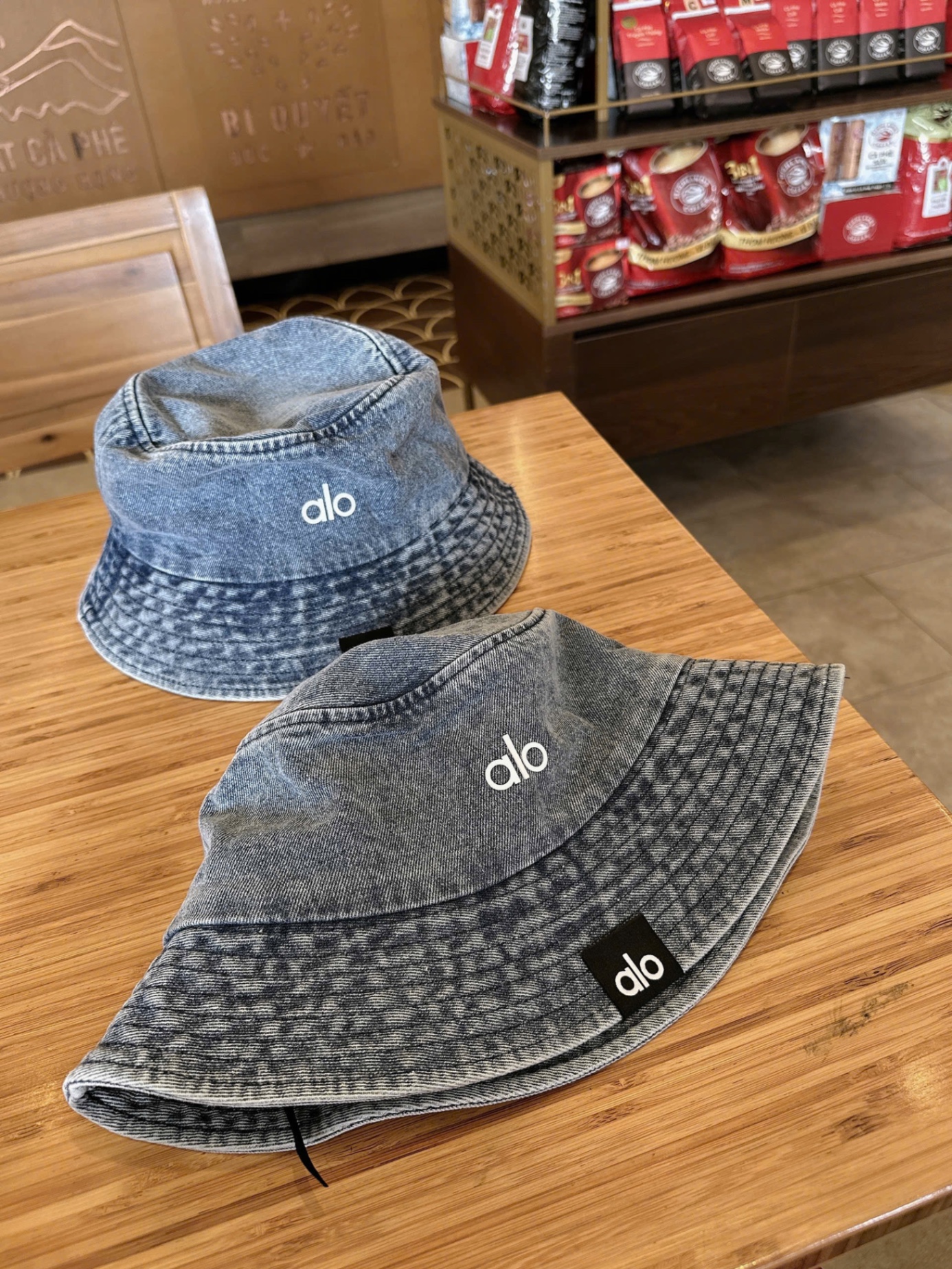MŨ BÒ DENIM TRÒN QCCC CHỮ ALO