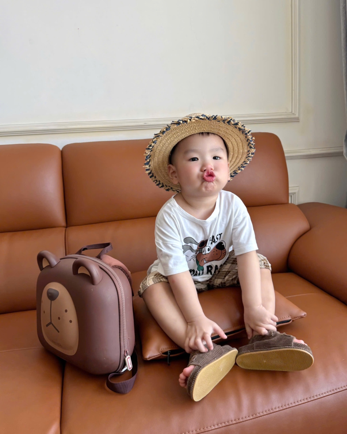 BỘ ĐÙI CÚN TRẮNG QUẦN KẺ NÂU