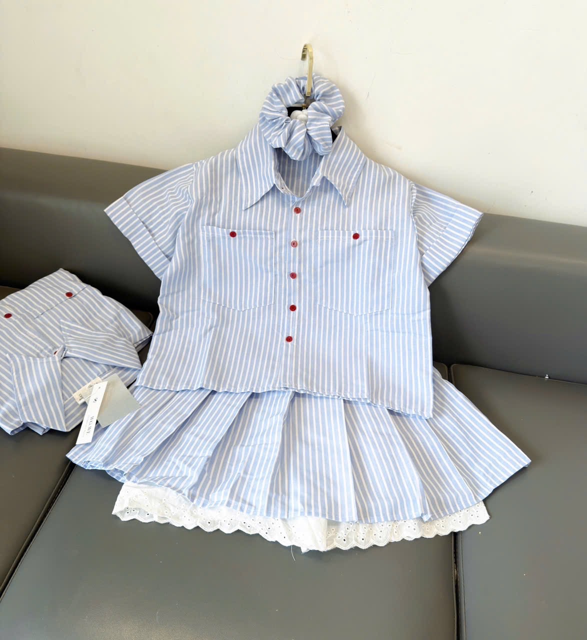 SET ÁO SƠ MI KẺ XANH MIX CV LY KÈM BUỘC TÓC