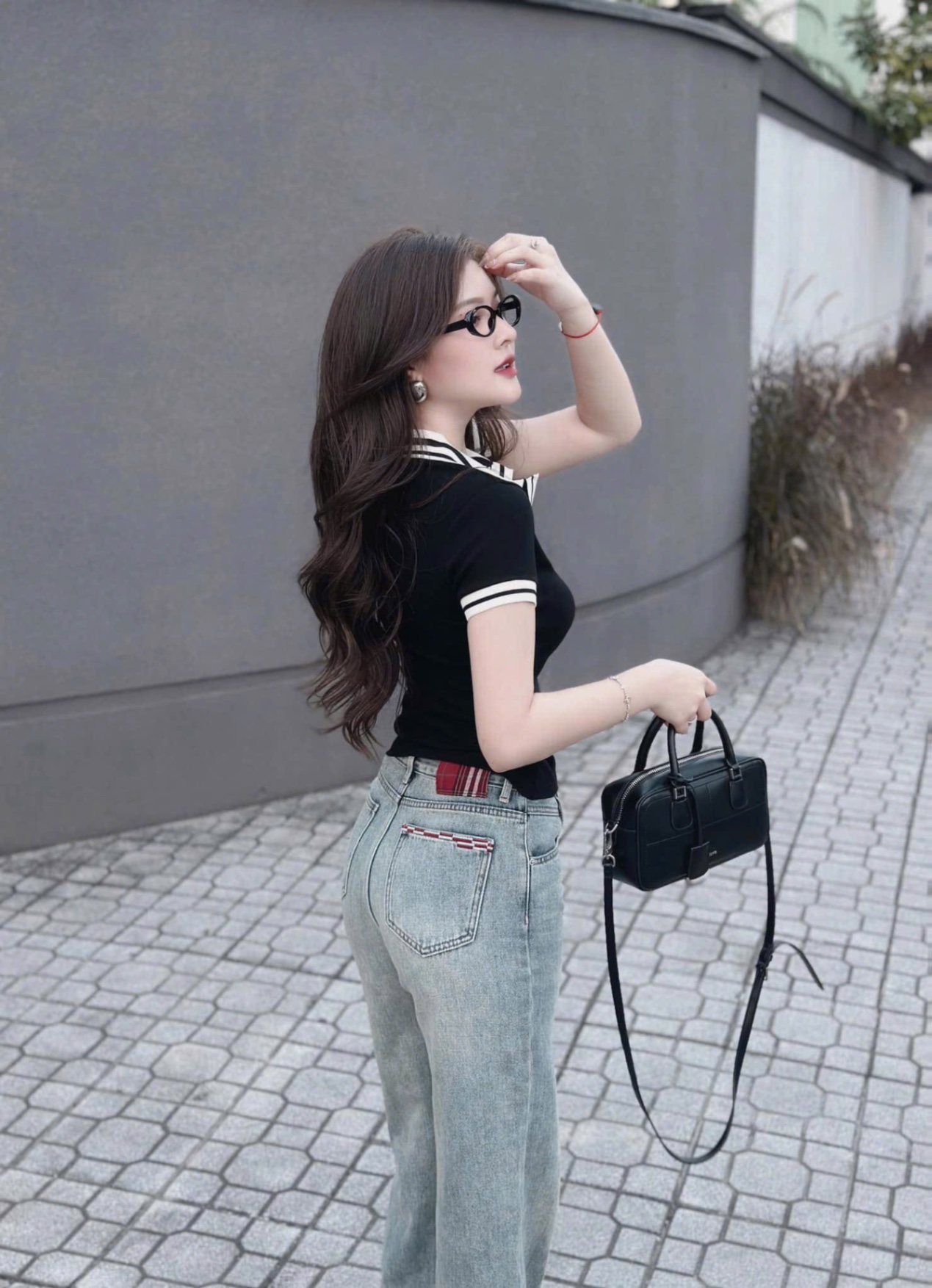 QUẦN JEAN SUÔNG PHỐI THÊU KẺ