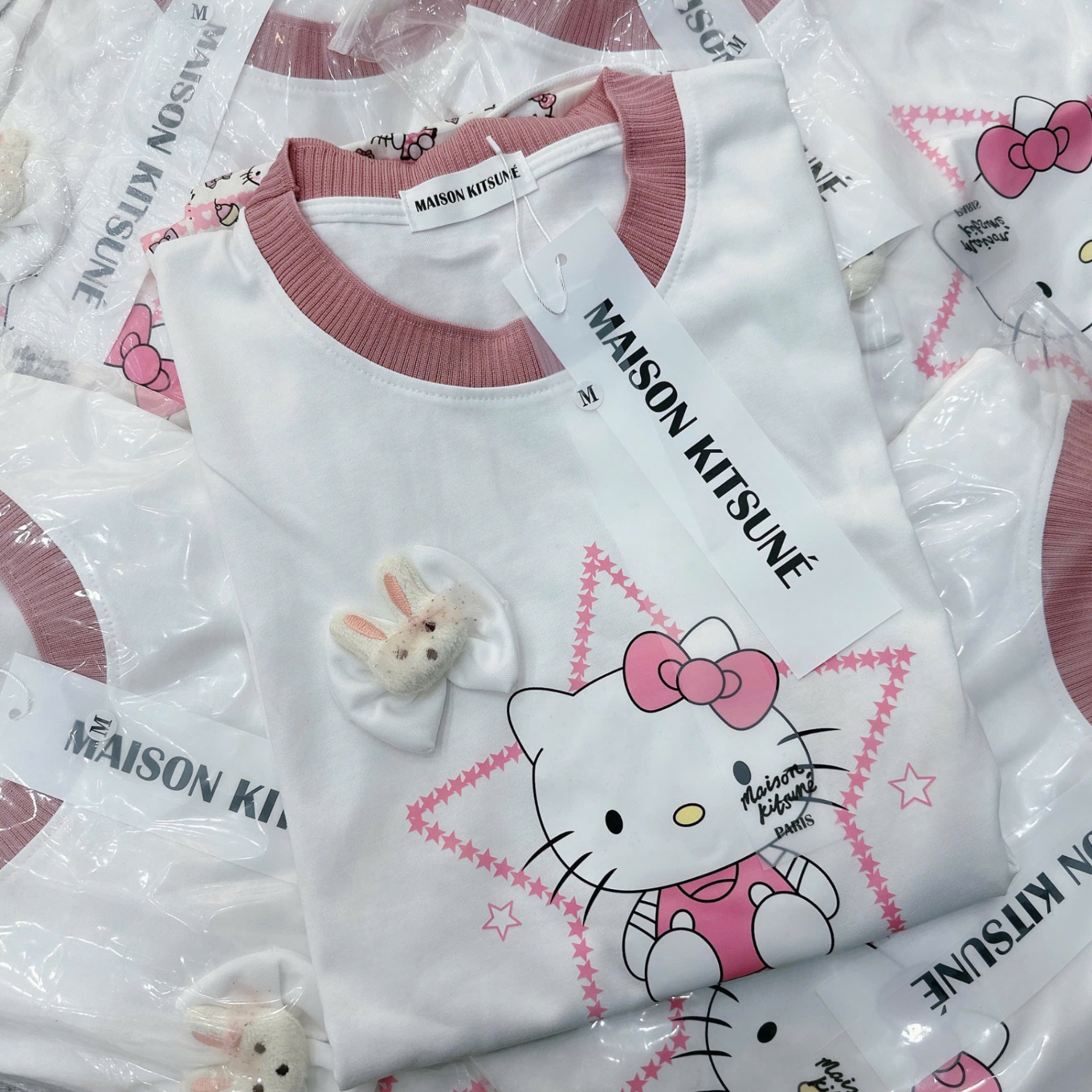 BỘ MÈO KITTY TRẮNG QUẦN BOM MÀU HỒNG
