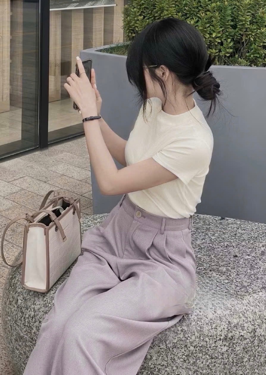 ÁO ZIP CỘC TRẮNG THÊU ALO MIX QUẦN SUÔNG TÍM