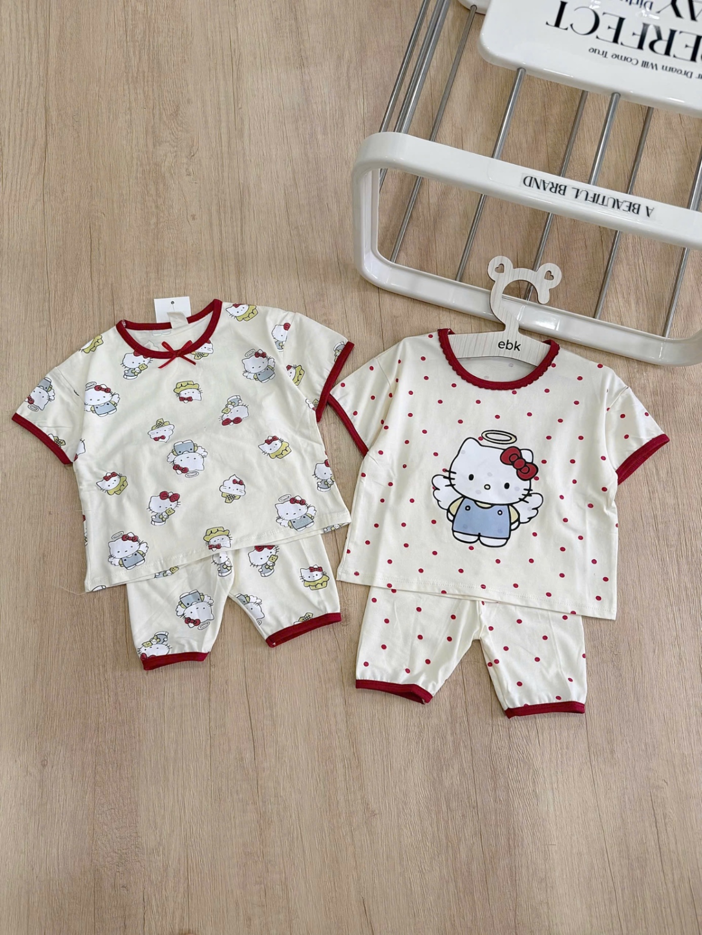 SET 2 BỘ ĐÙI HÌNH KITTT BE VIỀN ĐỎ BG