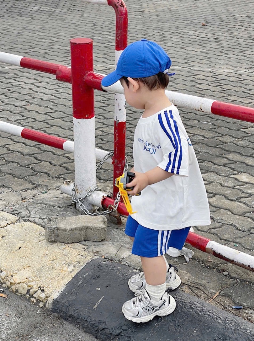 BỘ ĐÙI ADLV TRẮNG QUẦN XANH BT