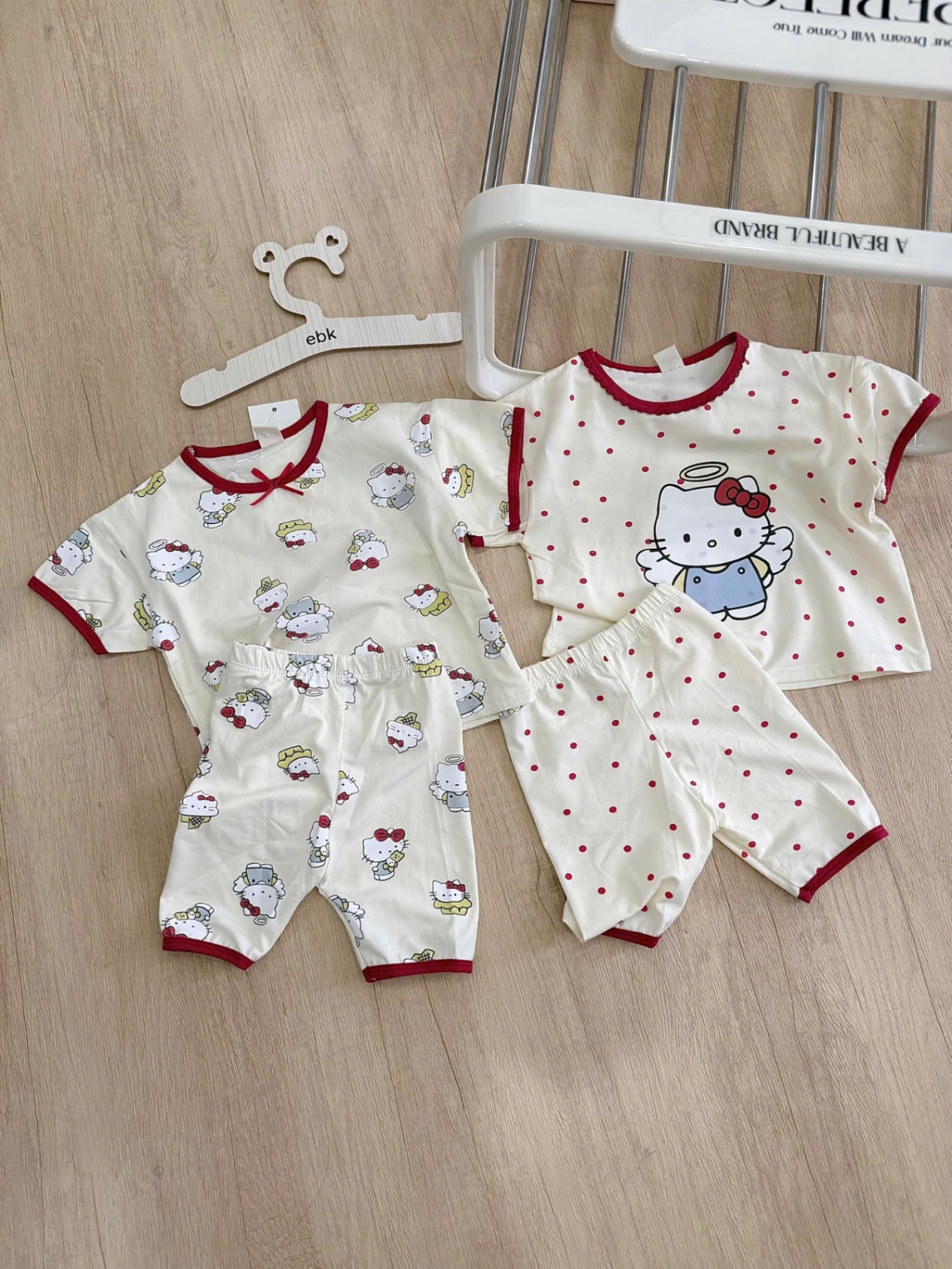 SET 2 BỘ ĐÙI HÌNH KITTT BE VIỀN ĐỎ BG