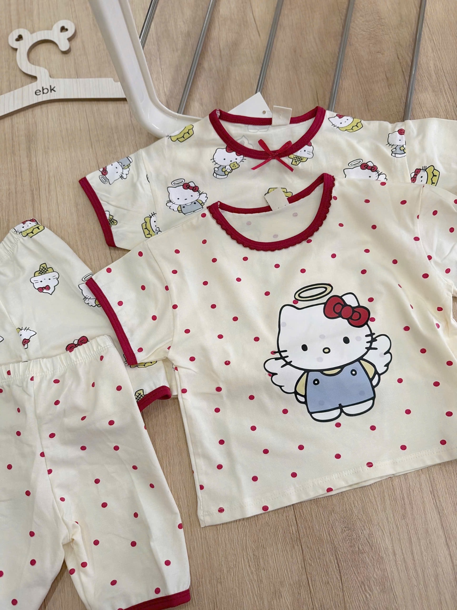 SET 2 BỘ ĐÙI HÌNH KITTT BE VIỀN ĐỎ BG