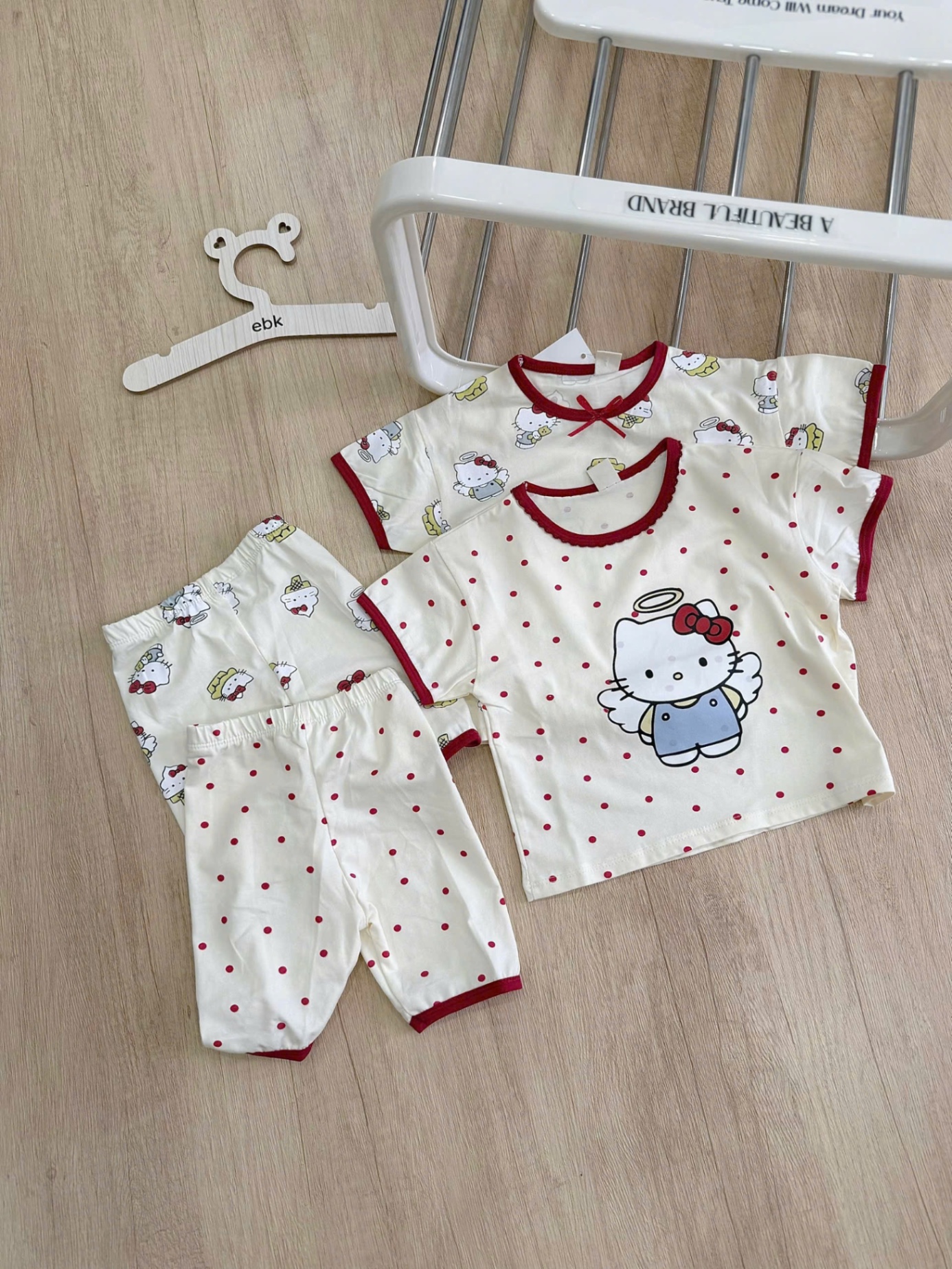 SET 2 BỘ ĐÙI HÌNH KITTT BE VIỀN ĐỎ BG