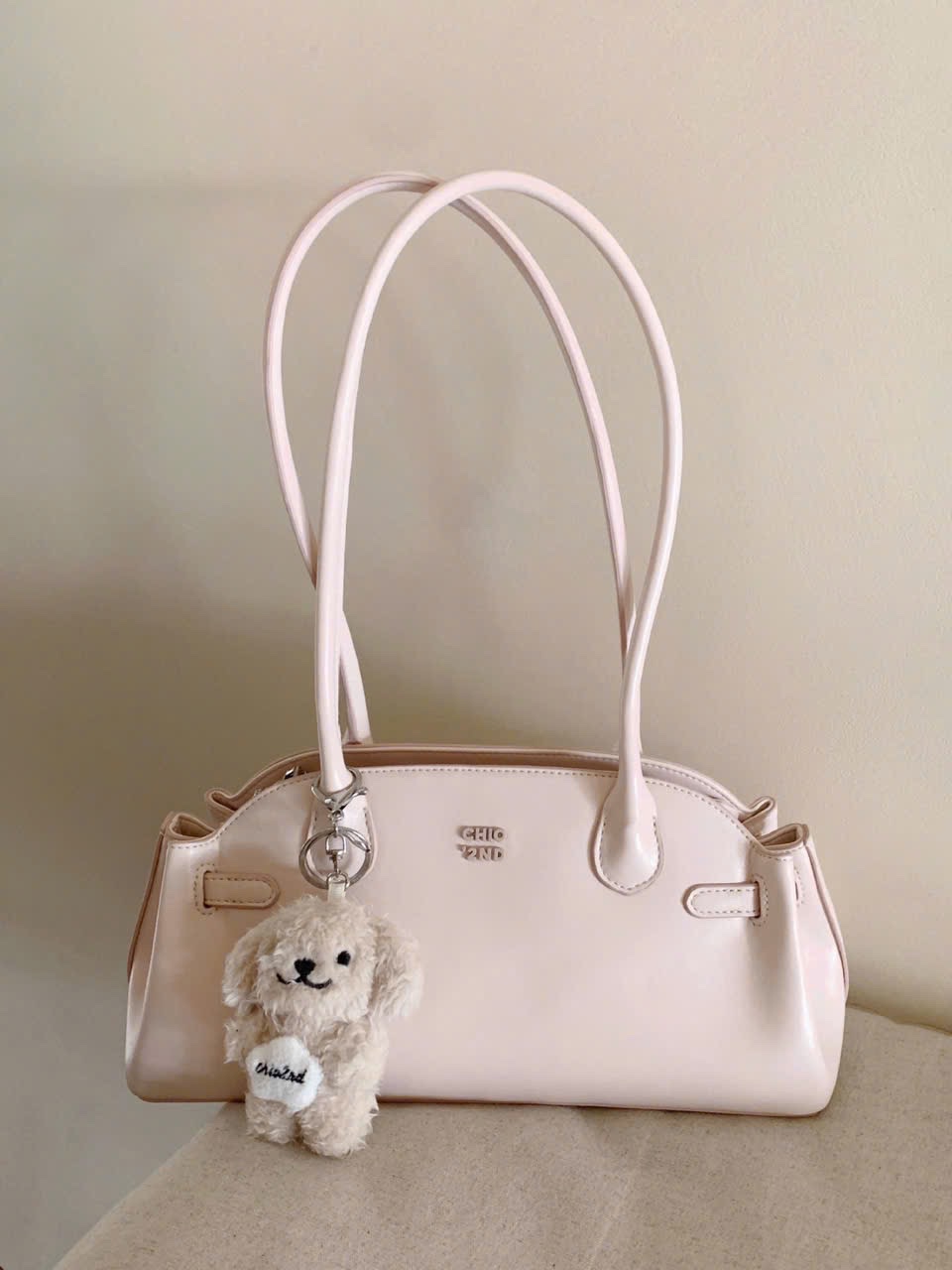 TÚI XÁCH CHIO’2ND CHARM GẤU NGÔI SAO MÀU KEM