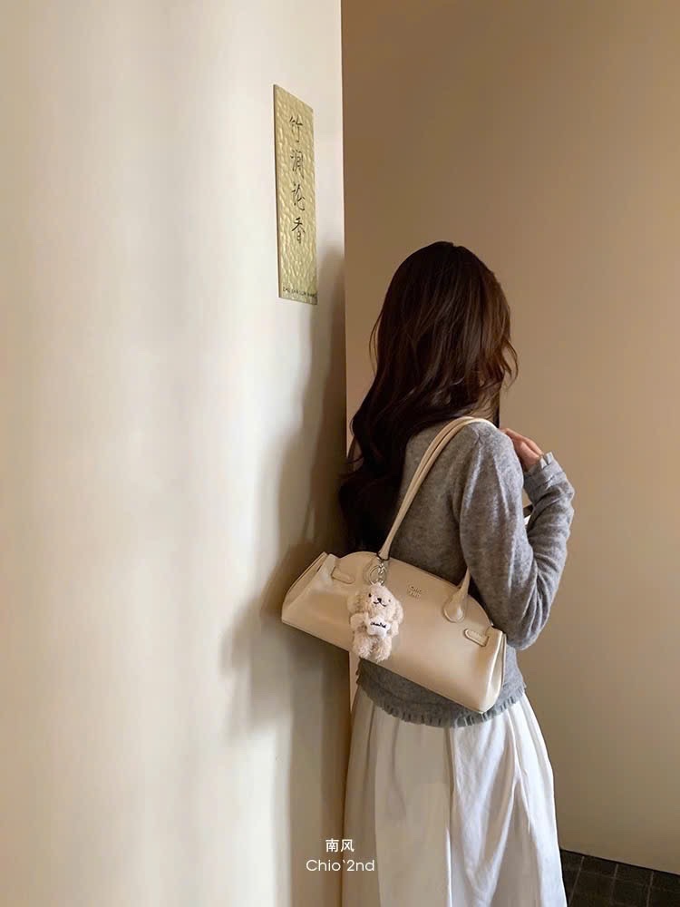TÚI XÁCH CHIO’2ND CHARM GẤU NGÔI SAO MÀU KEM