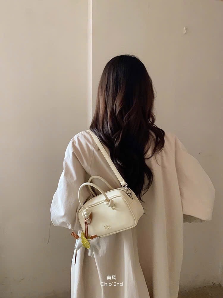 M7188 - TÚI DÁNG HỘP CHIO’2ND CHARM NGỰA
