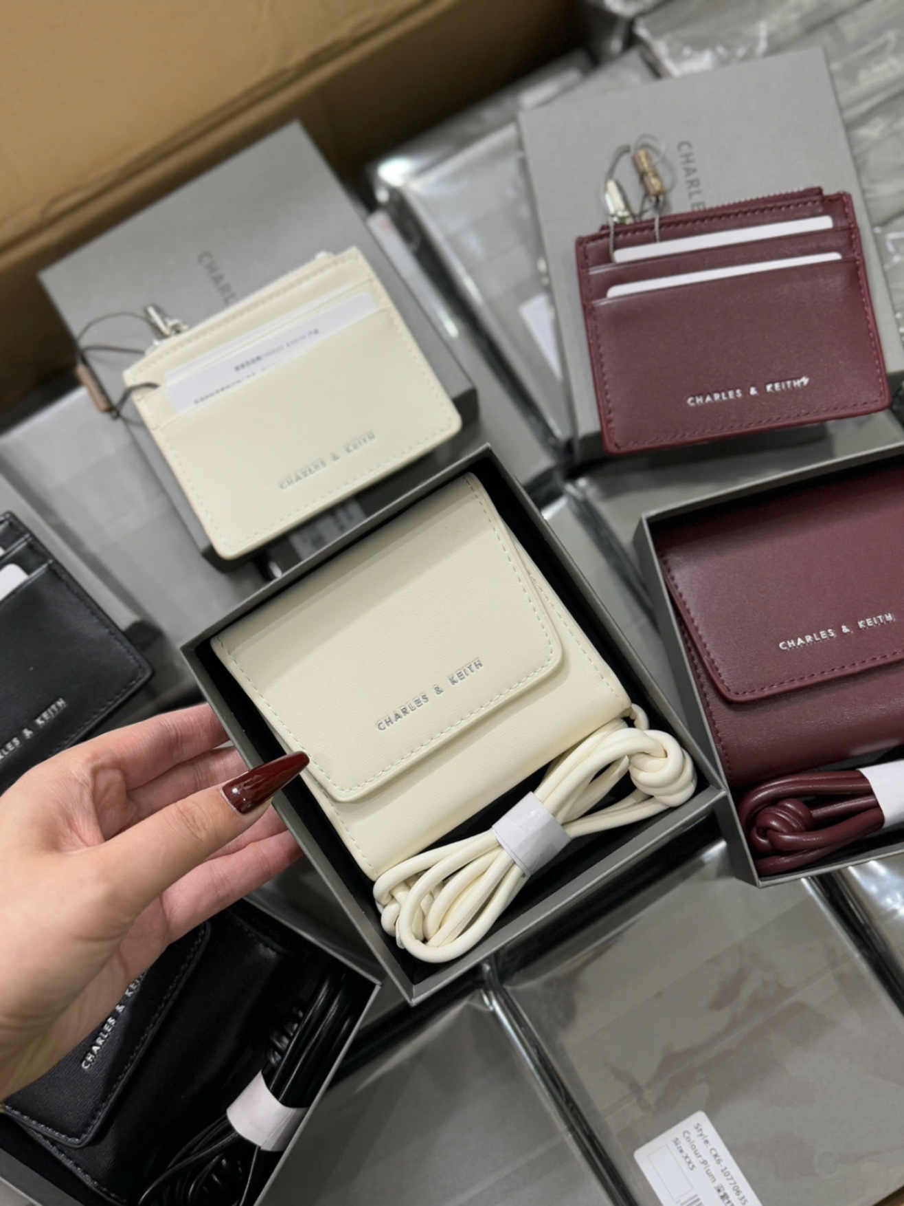 VÍ CK 2 MẶT KÈM DÂY FULL BOX L1 M10770635