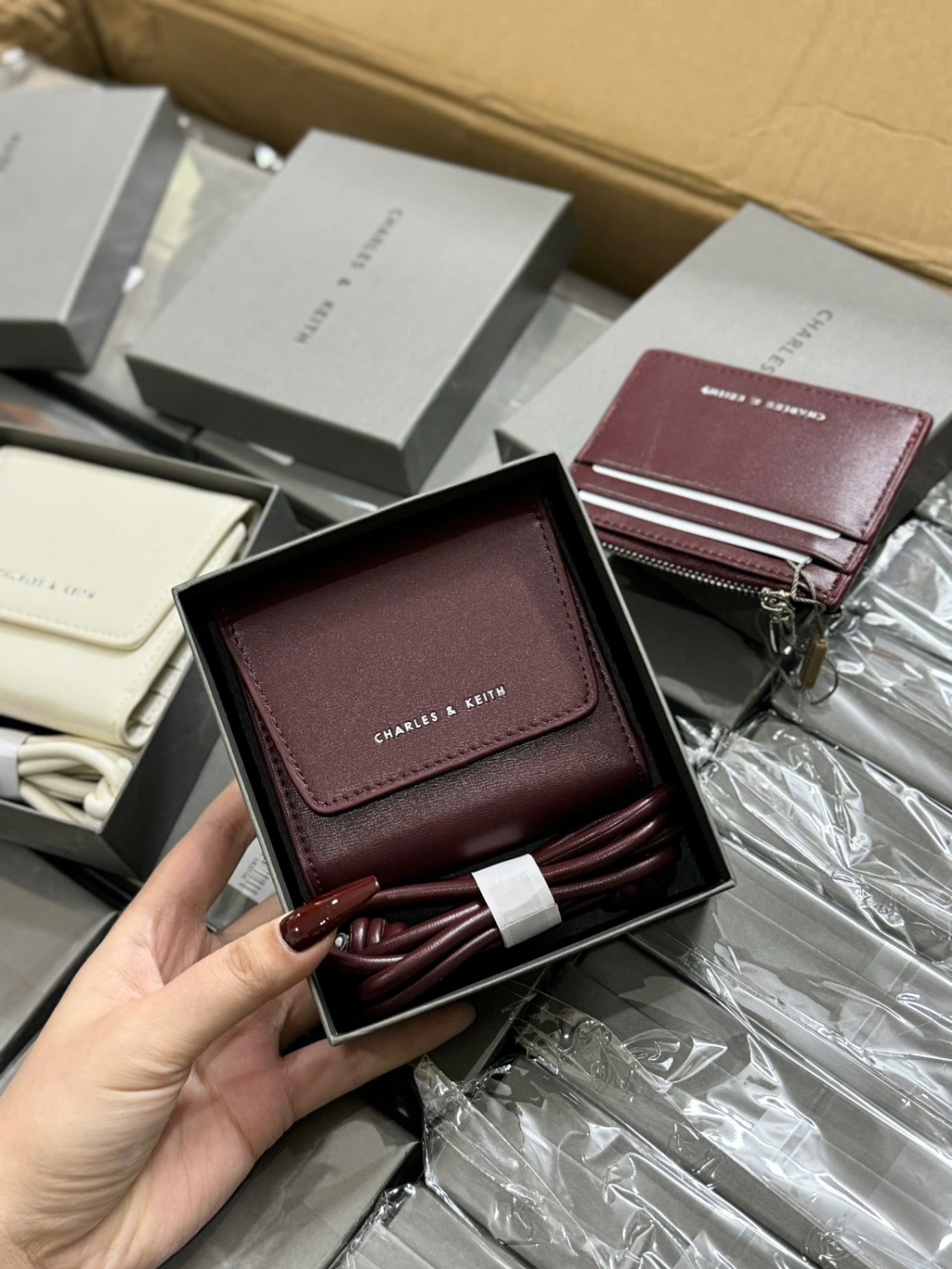VÍ CK 2 MẶT KÈM DÂY FULL BOX L1 M10770635