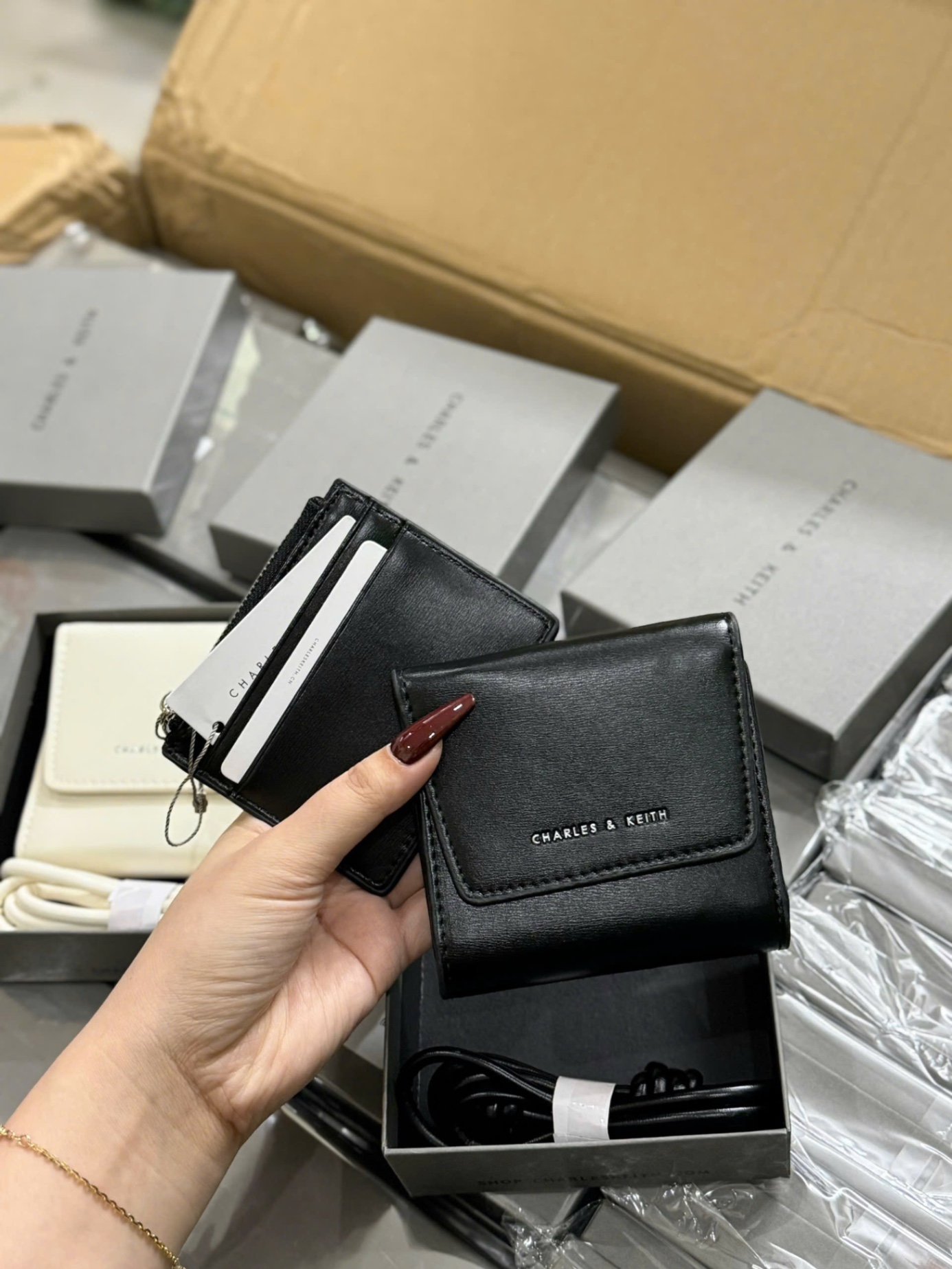VÍ CK 2 MẶT KÈM DÂY FULL BOX L1 M10770635