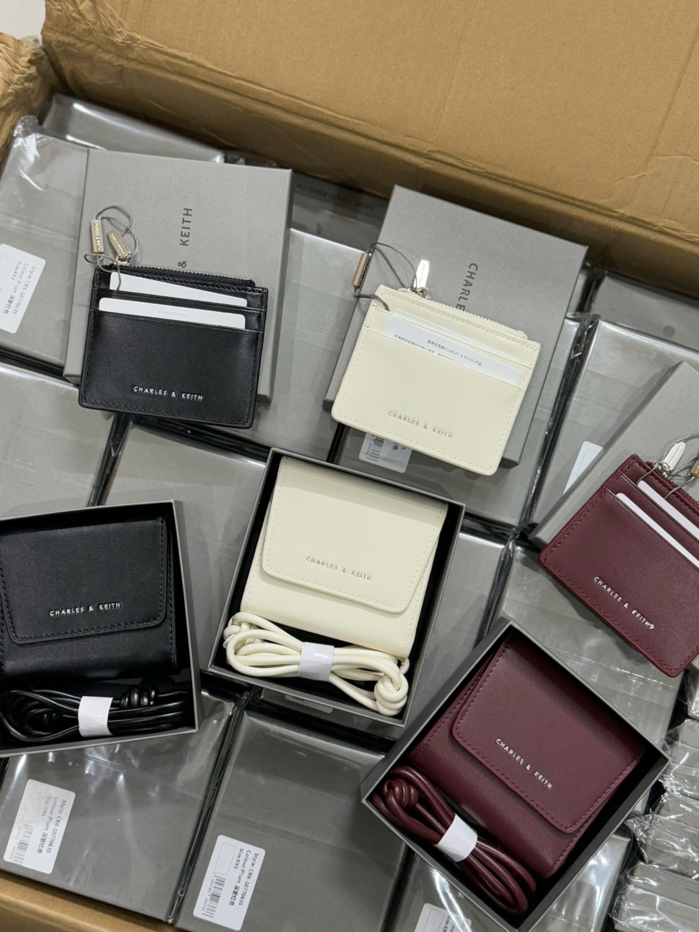 VÍ CK 2 MẶT KÈM DÂY FULL BOX L1 M10770635
