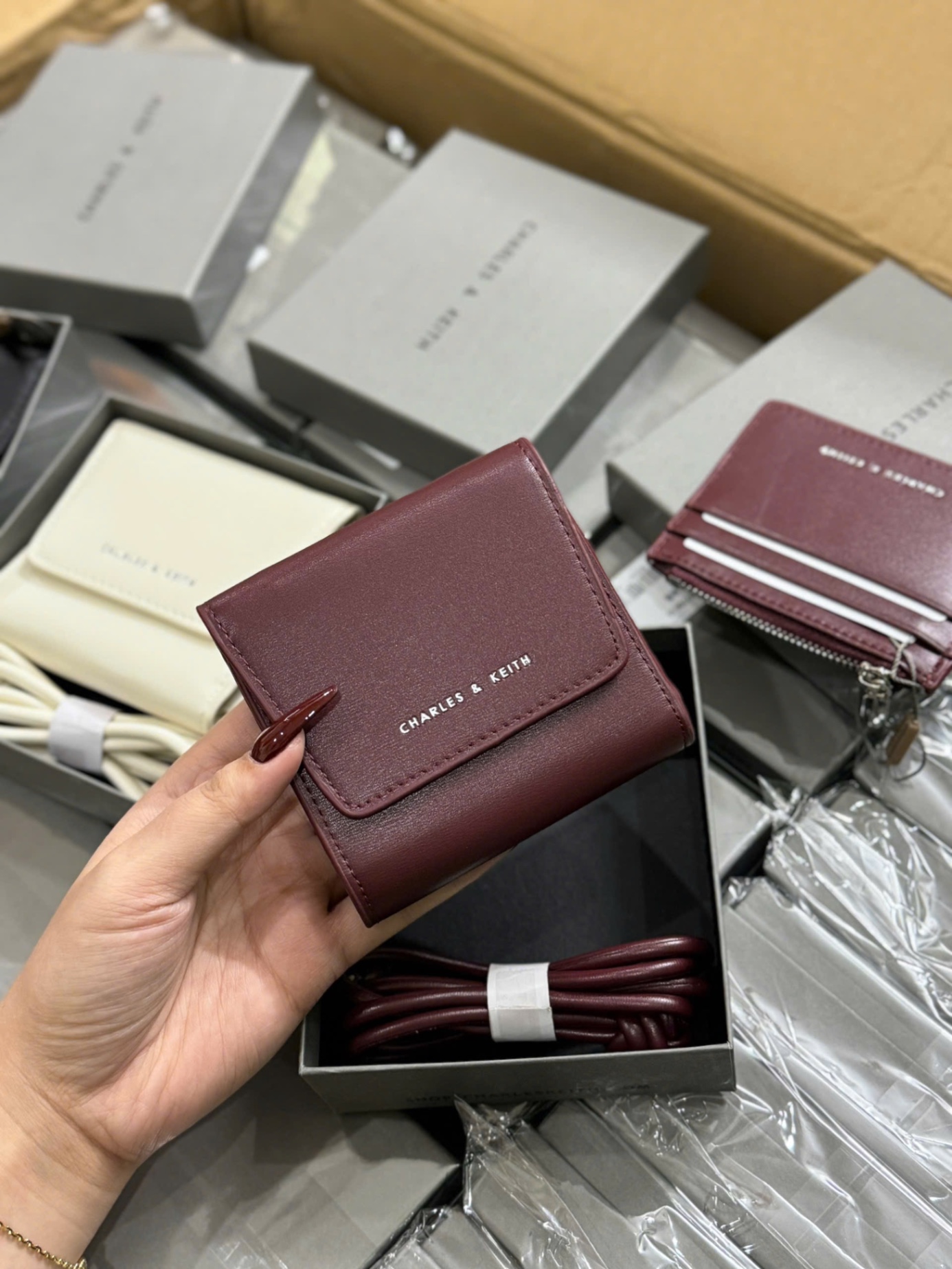 VÍ CK 2 MẶT KÈM DÂY FULL BOX L1 M10770635
