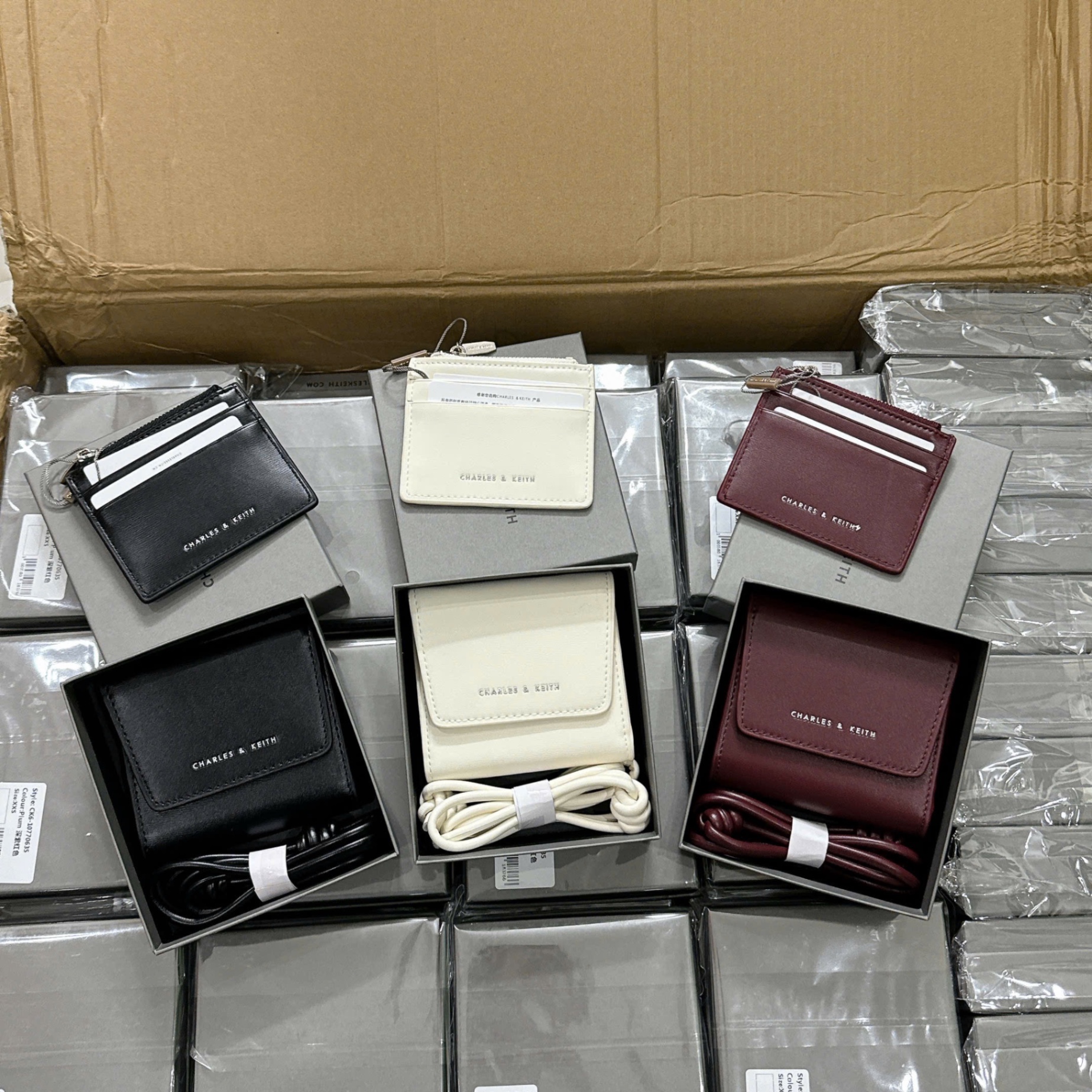 VÍ CK 2 MẶT KÈM DÂY FULL BOX L1 M10770635