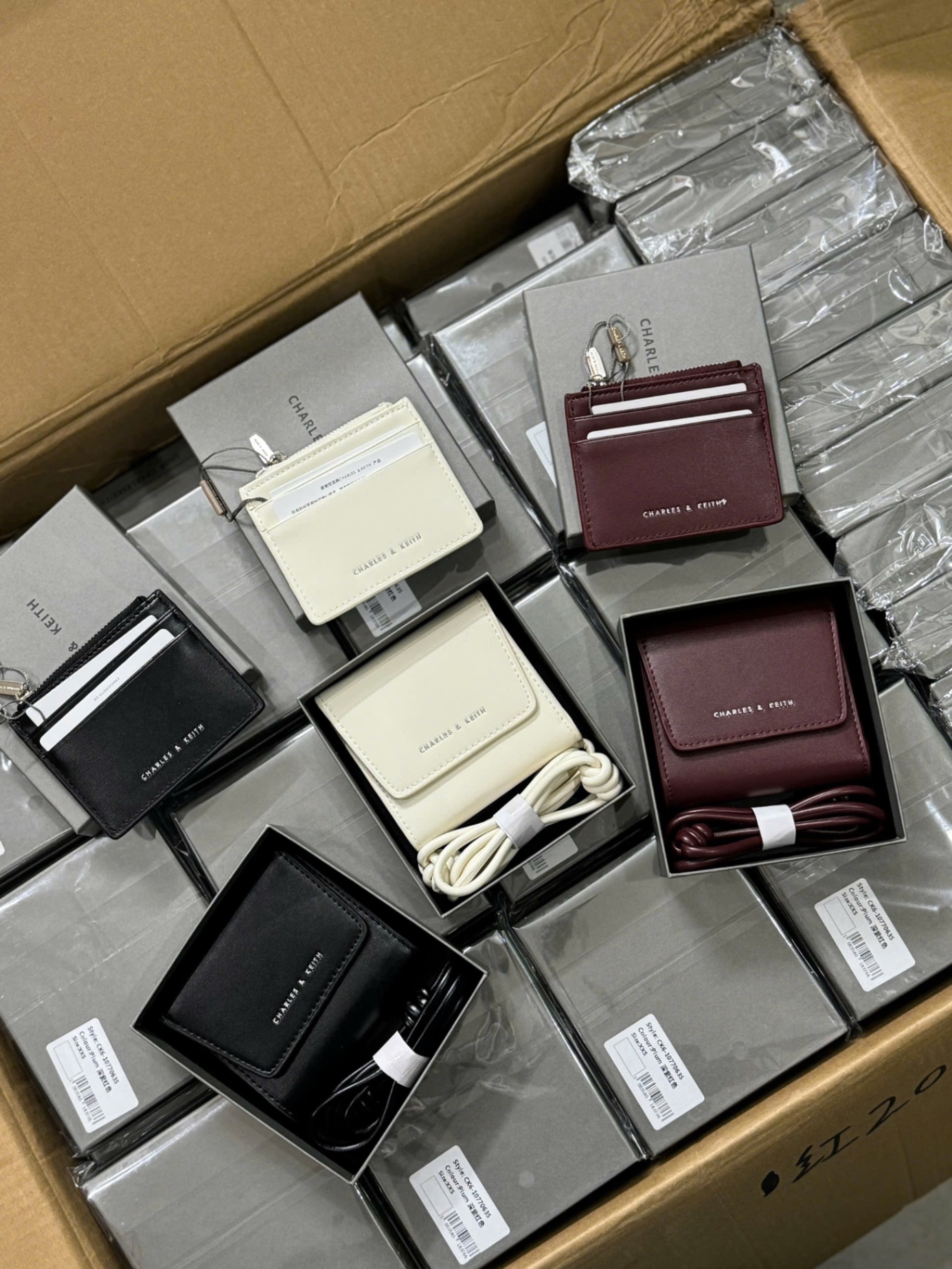 VÍ CK 2 MẶT KÈM DÂY FULL BOX L1 M10770635